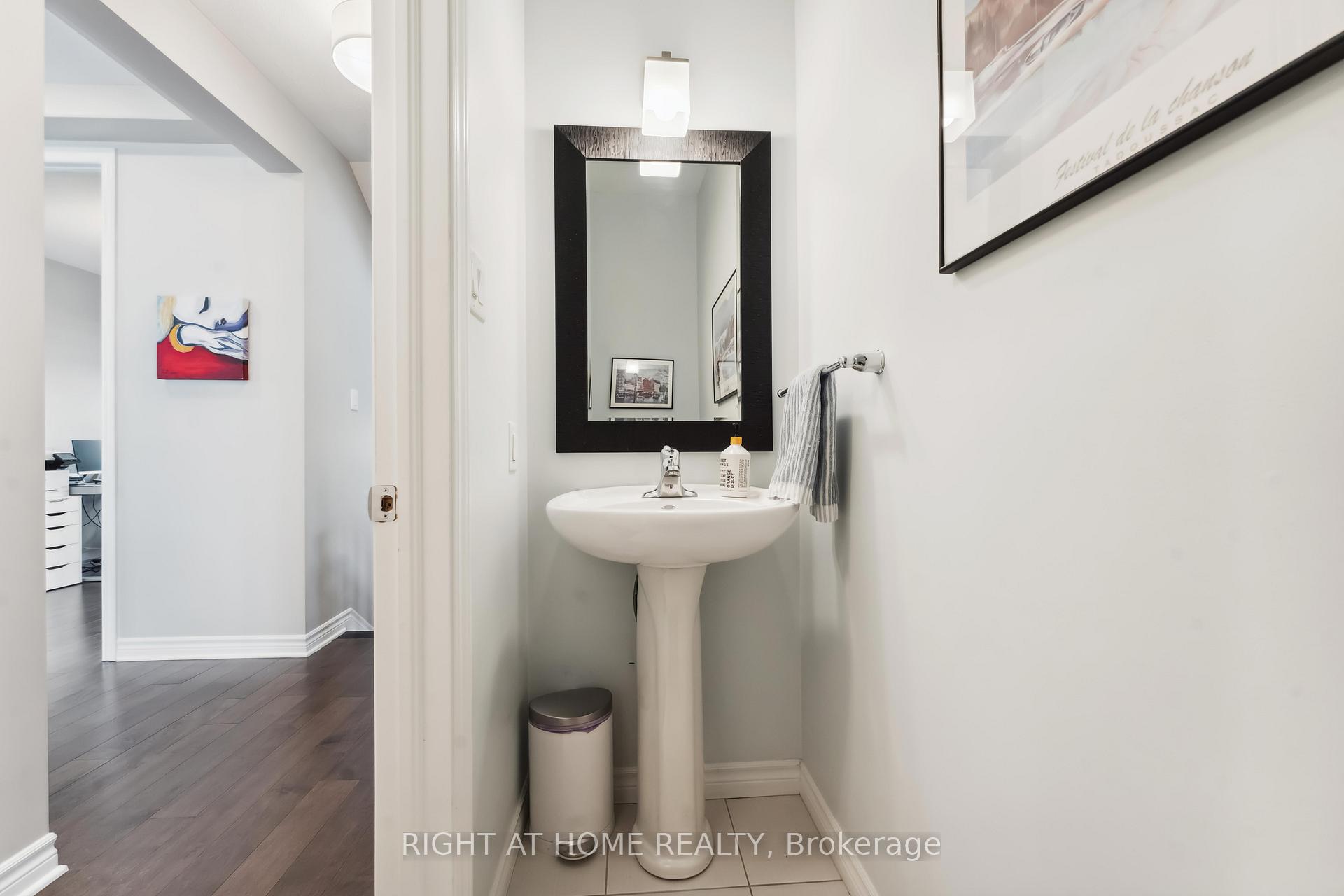 Photo 17 of 202 Balikun Heights, Ottawa, Kanata - Emerald Meadows/Trailwest — HOMEH