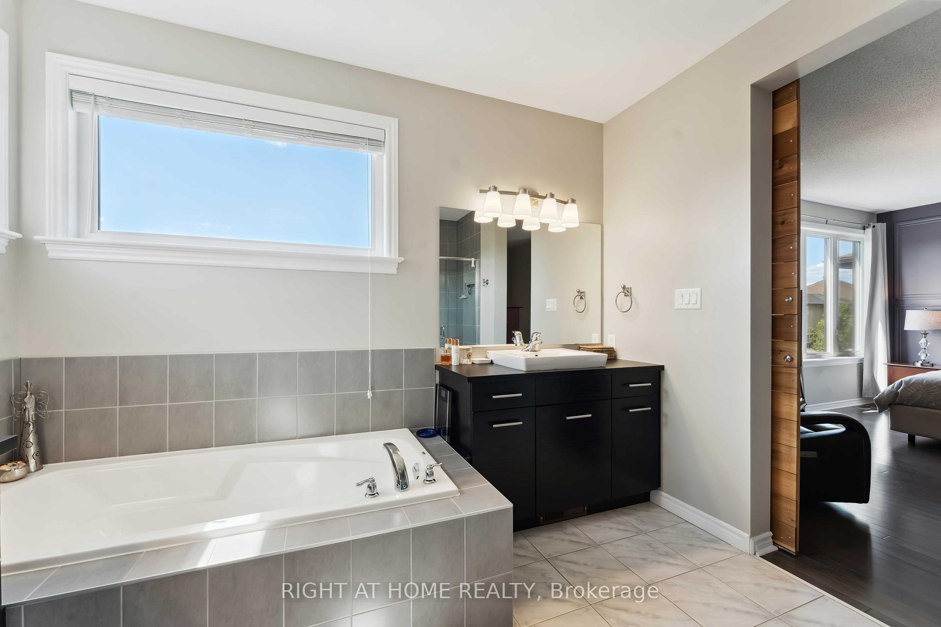 Photo 21 of 202 Balikun Heights, Ottawa, Kanata - Emerald Meadows/Trailwest — HOMEH