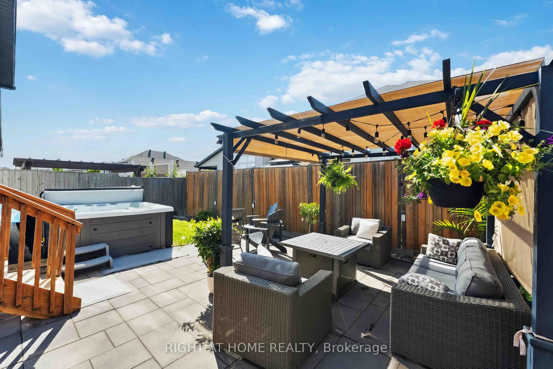Photo 33 of 202 Balikun Heights, Ottawa, Kanata - Emerald Meadows/Trailwest — HOMEH
