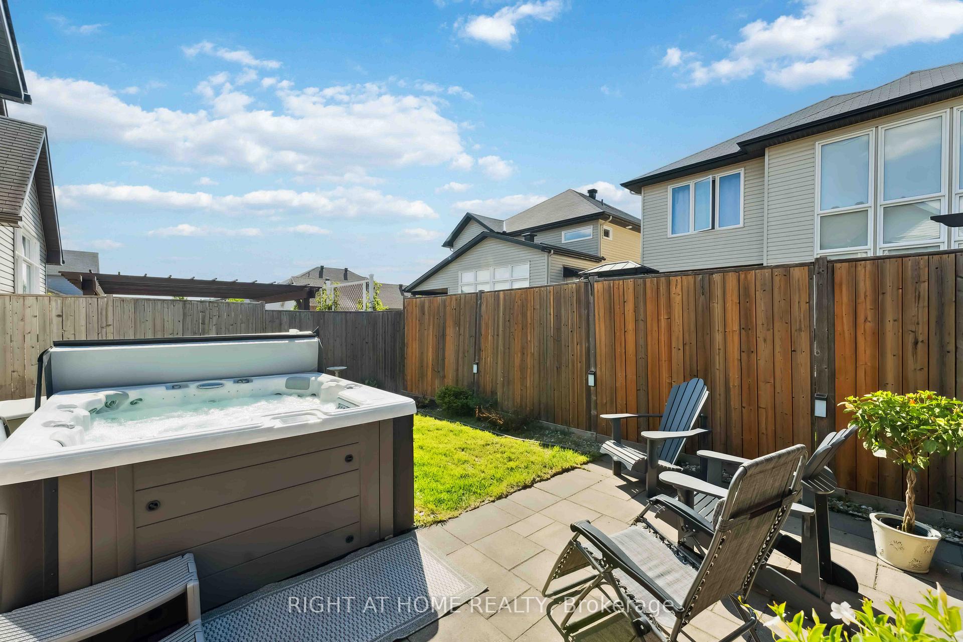 Photo 34 of 202 Balikun Heights, Ottawa, Kanata - Emerald Meadows/Trailwest — HOMEH
