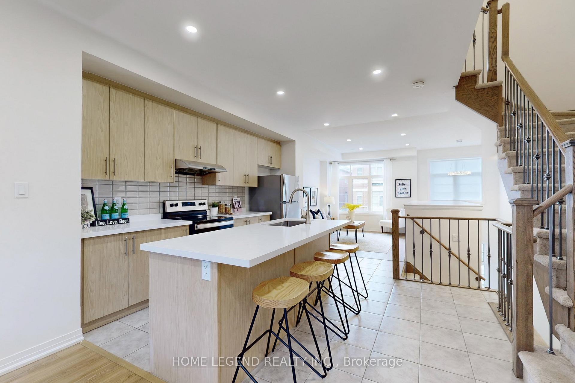 Photo 4 of 11 Sissons Way, Markham, Cedar Grove — HOMEH