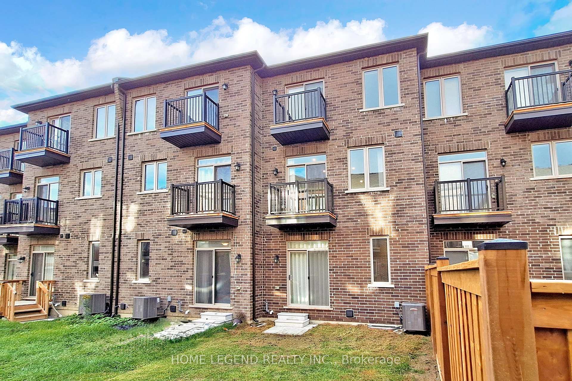 Photo 21 of 11 Sissons Way, Markham, Cedar Grove — HOMEH