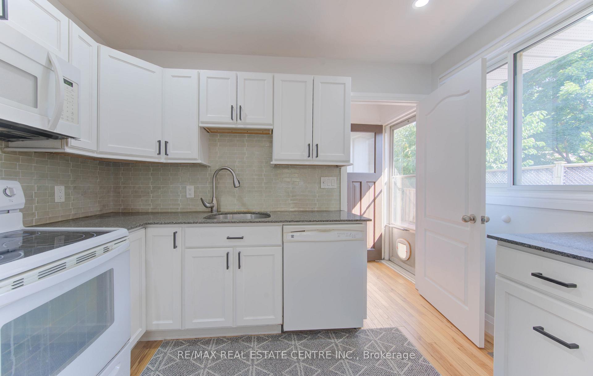 Photo 17 of 148 Driftwood Drive, Kitchener — HOMEH