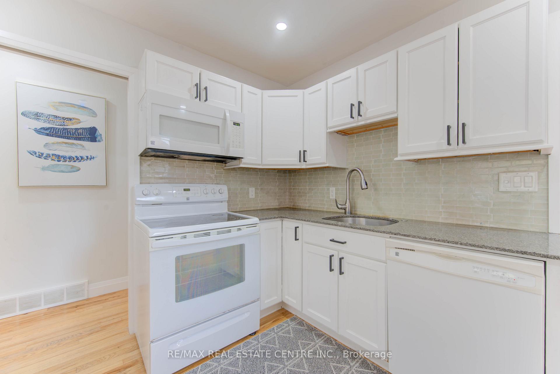 Photo 18 of 148 Driftwood Drive, Kitchener — HOMEH