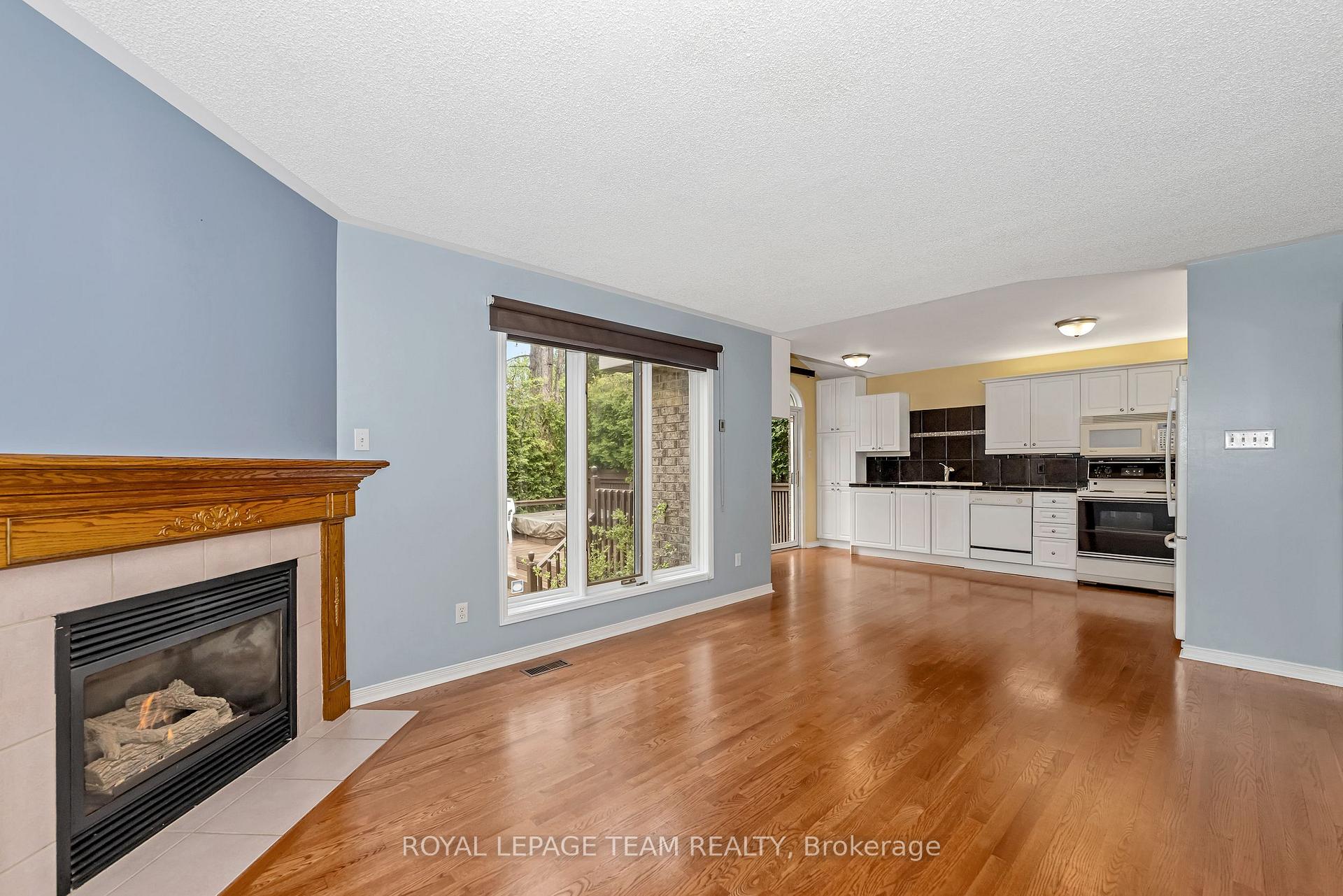 Photo 14 of 15 Sherring Crescent, Ottawa, Kanata - Kanata Lakes/Heritage Hills — HOMEH