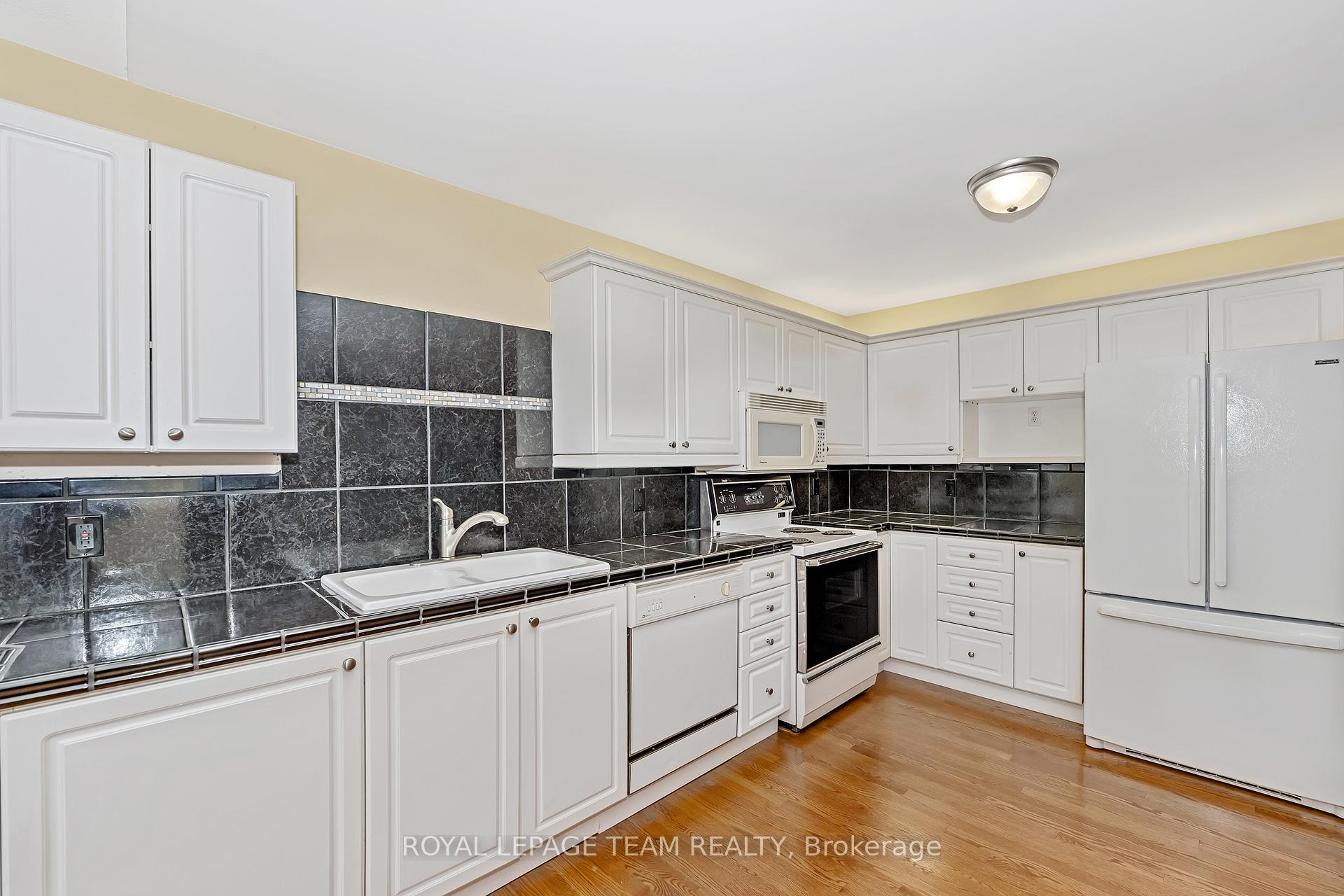 Photo 15 of 15 Sherring Crescent, Ottawa, Kanata - Kanata Lakes/Heritage Hills — HOMEH