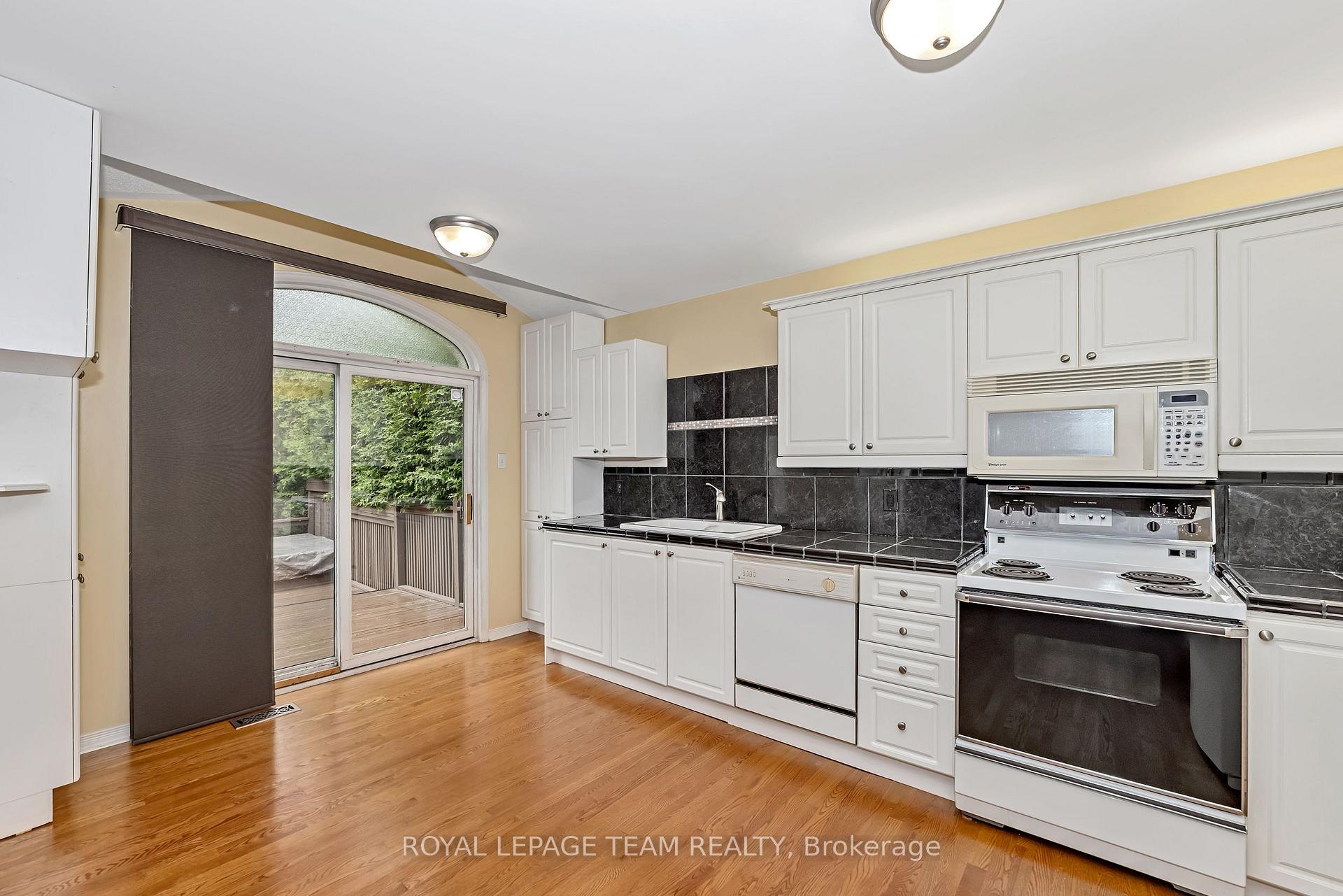 Photo 16 of 15 Sherring Crescent, Ottawa, Kanata - Kanata Lakes/Heritage Hills — HOMEH