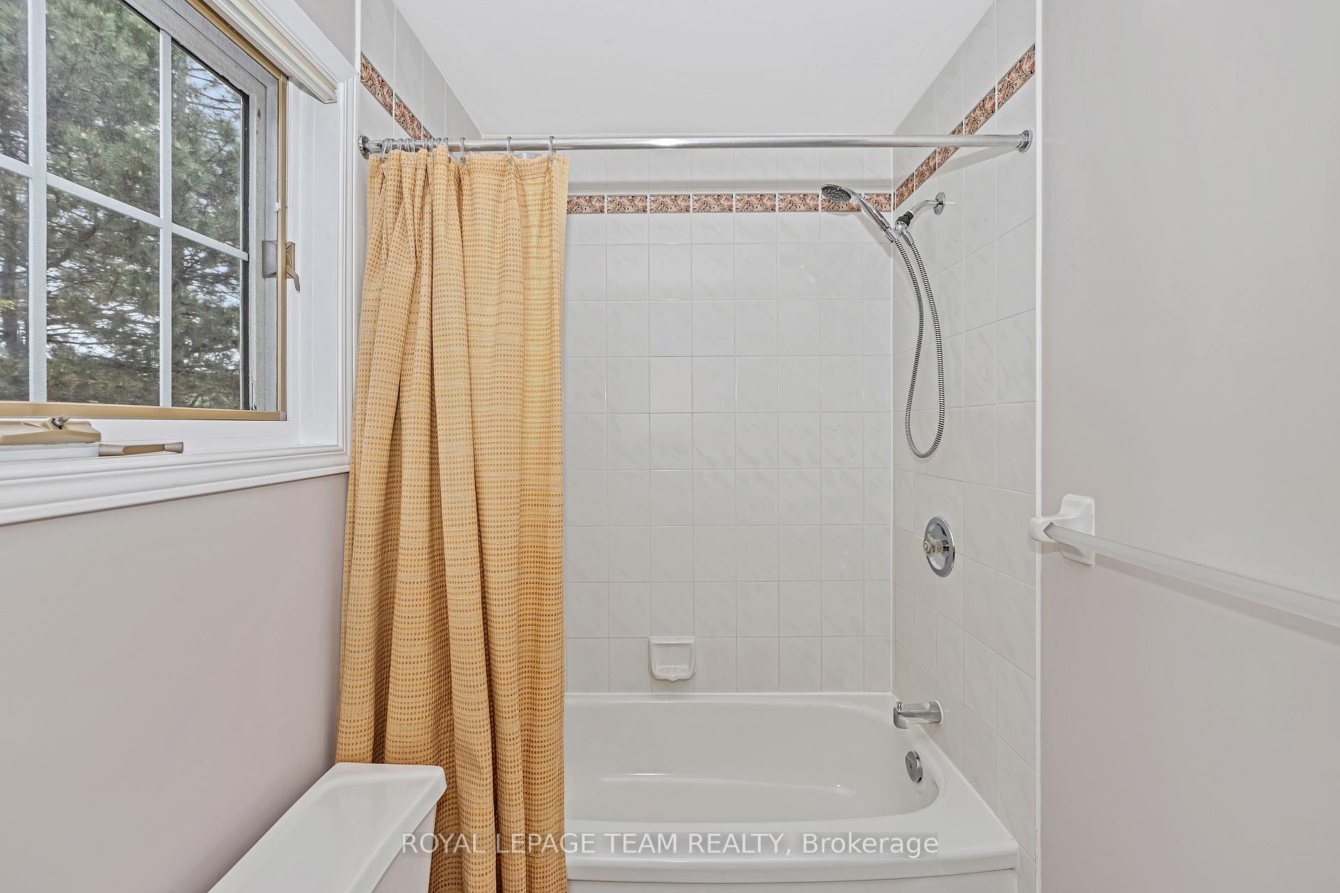 Photo 24 of 15 Sherring Crescent, Ottawa, Kanata - Kanata Lakes/Heritage Hills — HOMEH