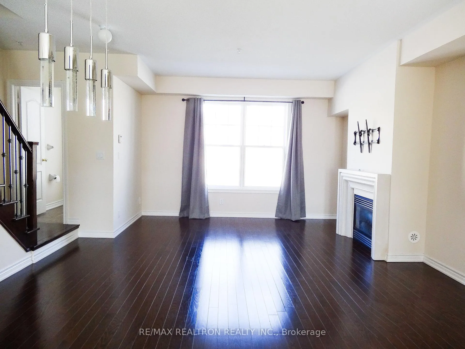 Photo 4 of 15 Cathedral High Street, Markham, Cathedraltown — HOMEH