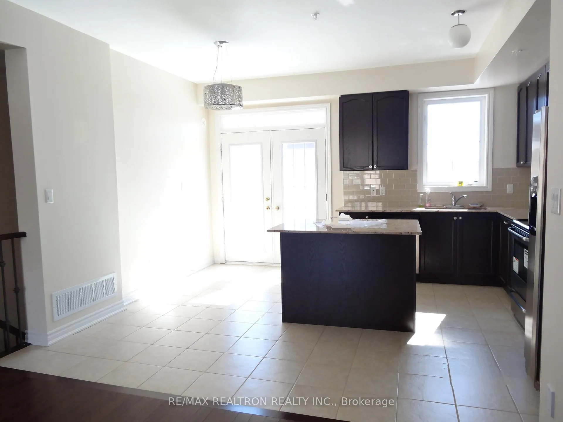 Photo 7 of 15 Cathedral High Street, Markham, Cathedraltown — HOMEH