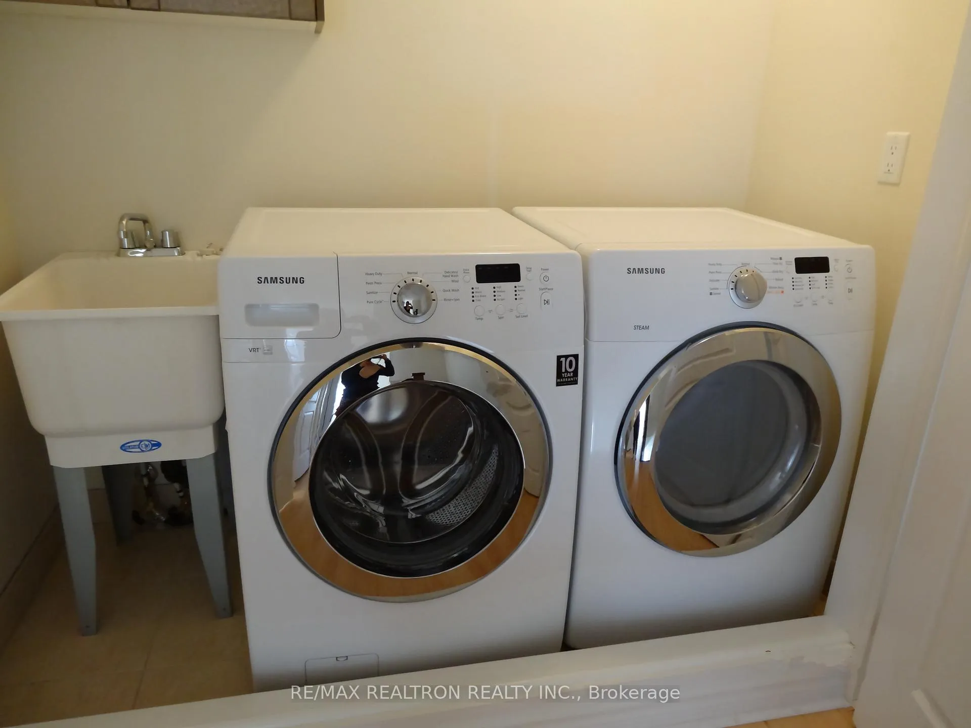 Photo 16 of 15 Cathedral High Street, Markham, Cathedraltown — HOMEH