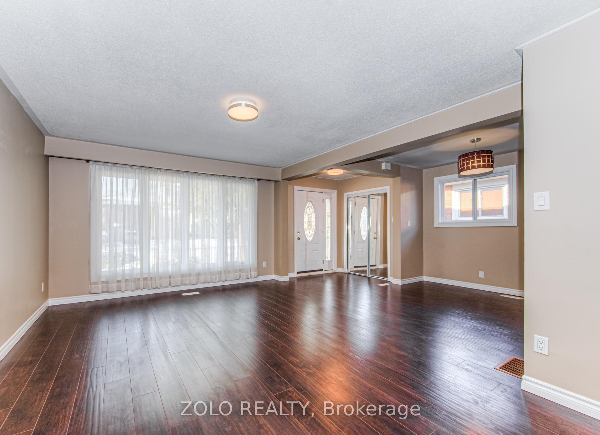 Photo 3 of 6 Dayman Court, Kitchener, Westmount - Kitchener — HOMEH