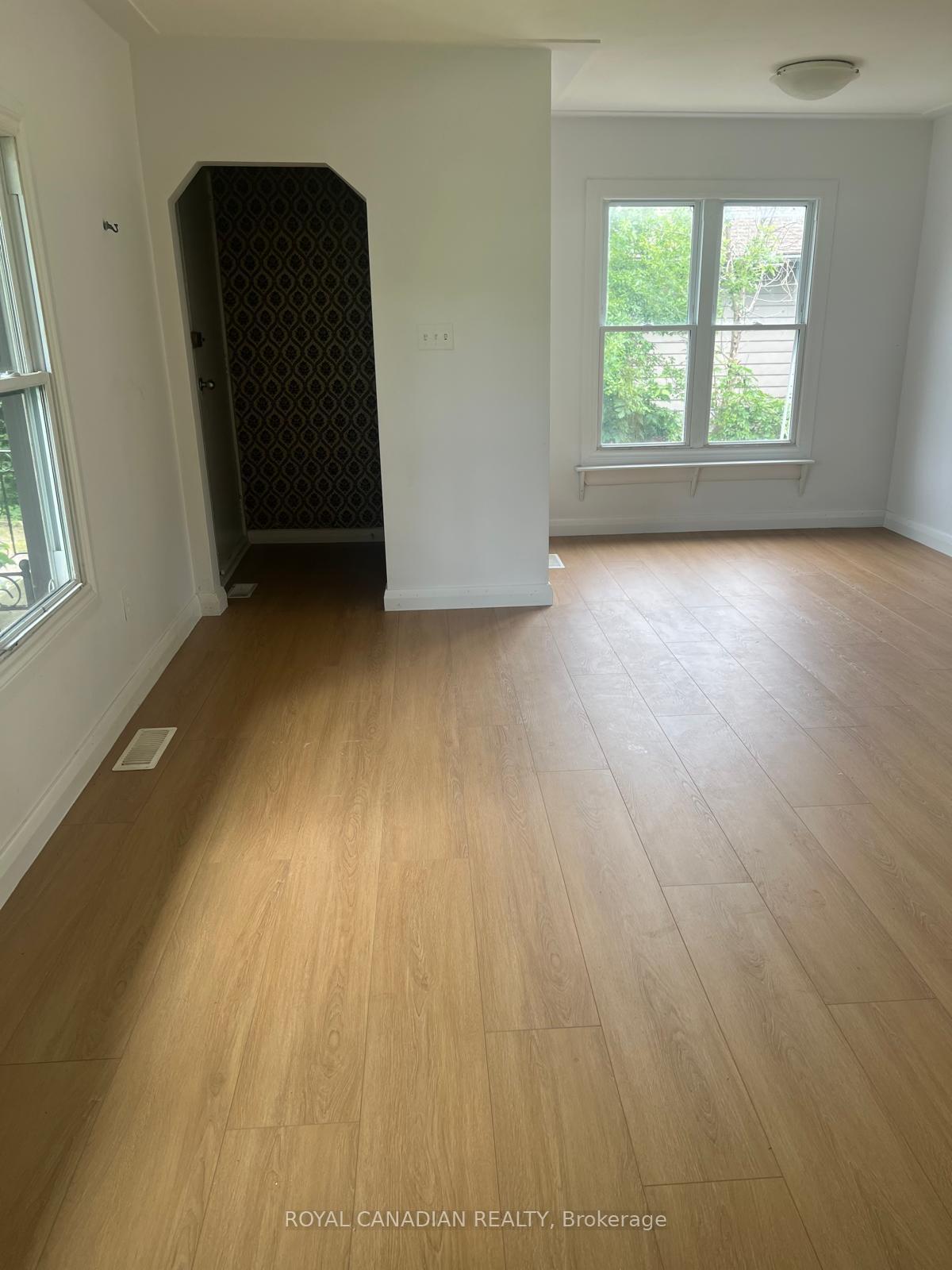 Photo 4 of 276 Dewitt Road, Hamilton, Stoney Creek — HOMEH