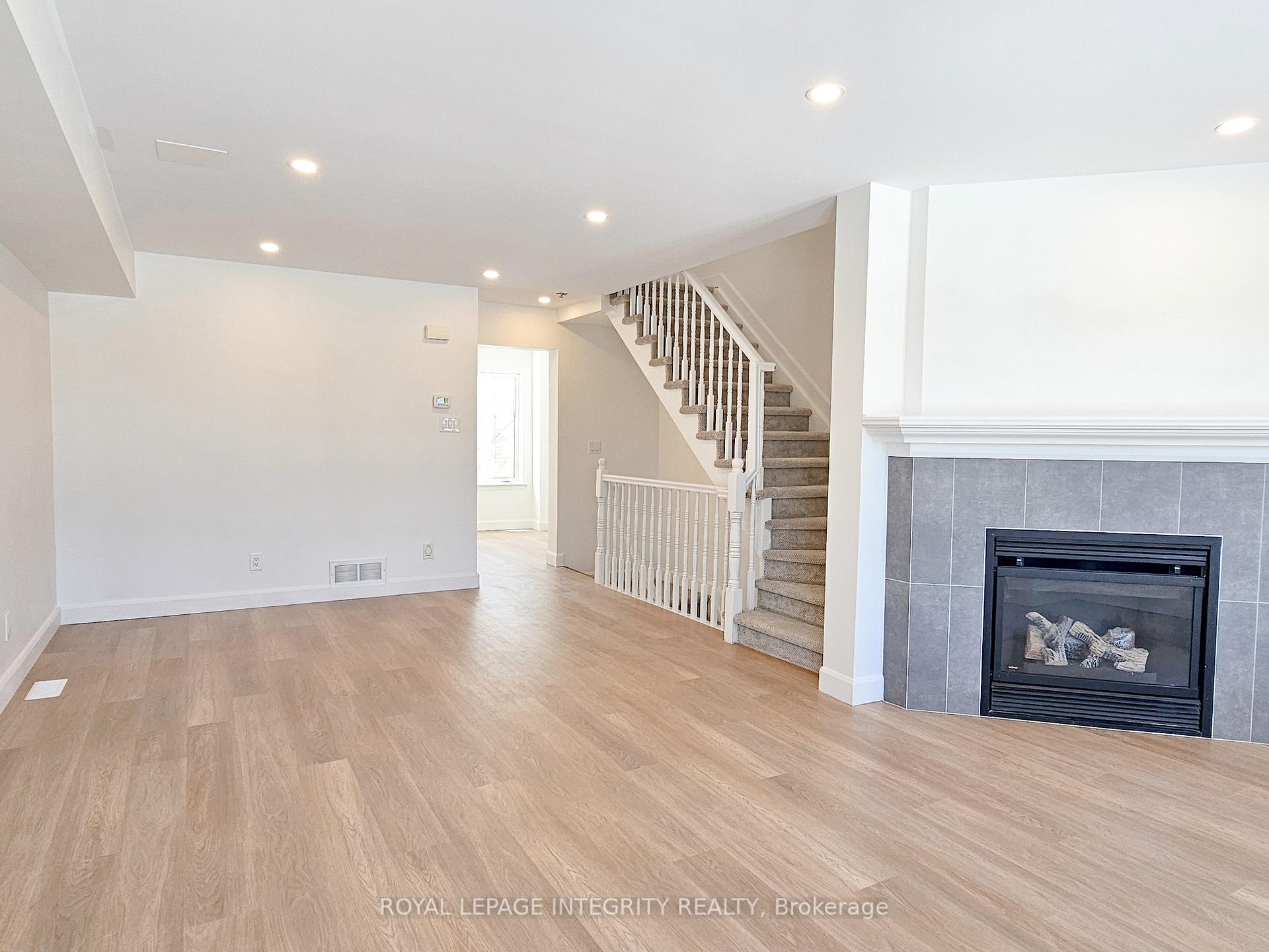 Photo 3 of Unit 219, 90 Edenvale Drive, Ottawa, Kanata - Beaverbrook — HOMEH