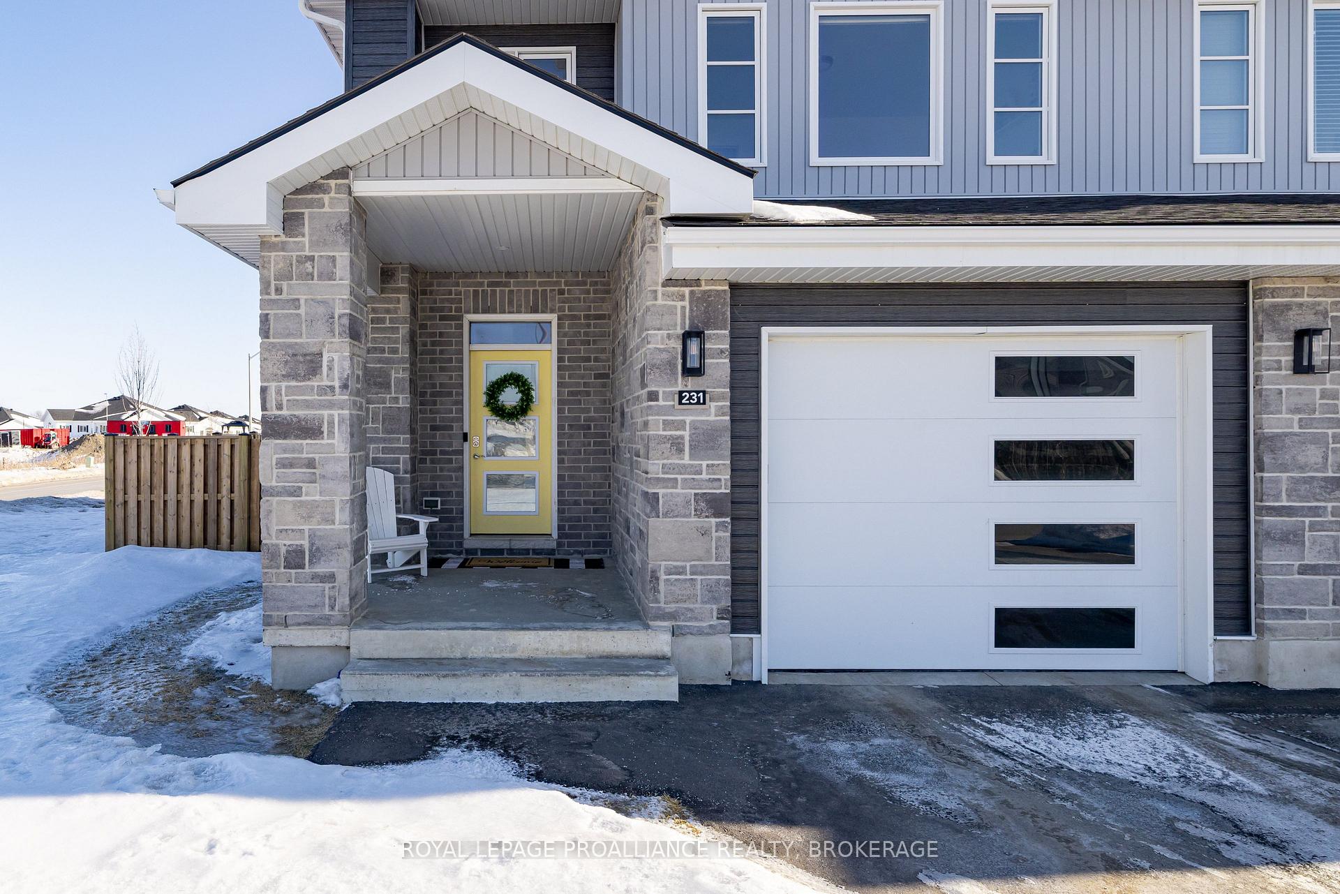 Photo 4 of 231 Superior Drive, Loyalist, Amherstview — HOMEH