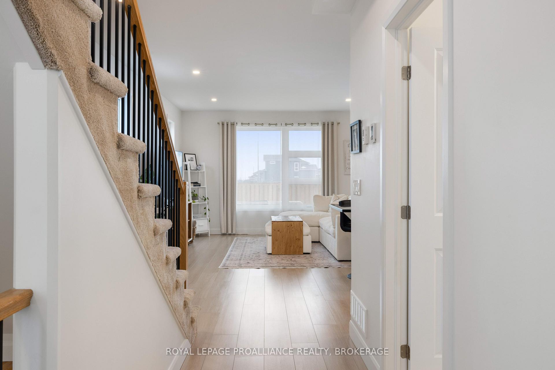 Photo 6 of 231 Superior Drive, Loyalist, Amherstview — HOMEH