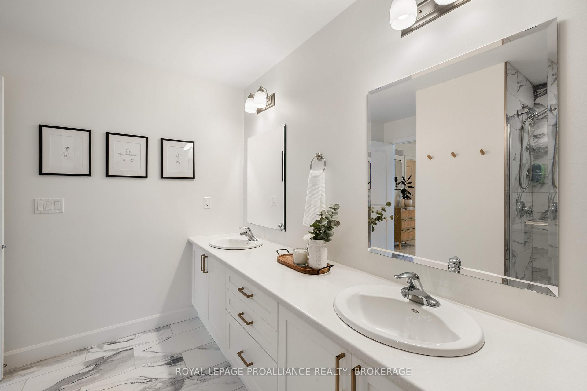 Photo 28 of 231 Superior Drive, Loyalist, Amherstview — HOMEH