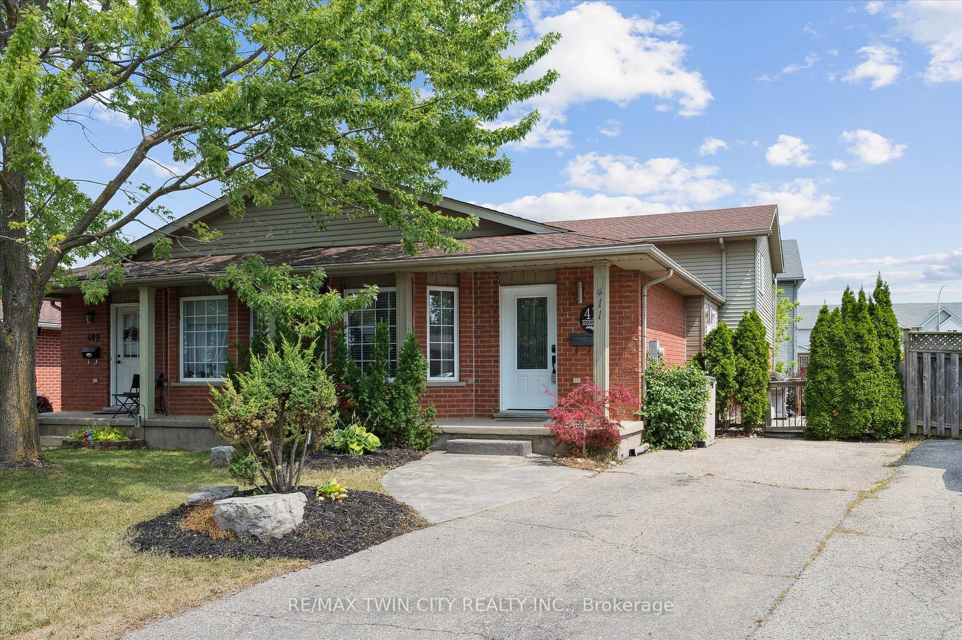 Photo 1 of 411 Bankside Crescent, Kitchener — HOMEH