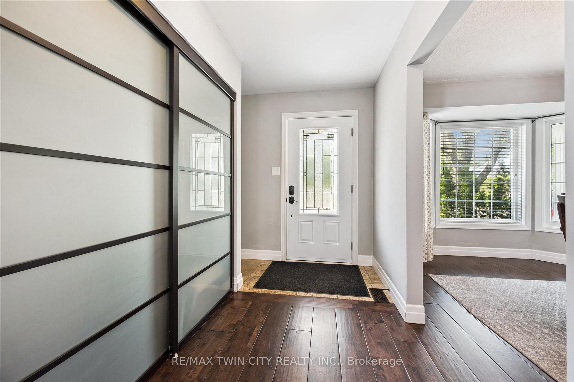 Photo 4 of 411 Bankside Crescent, Kitchener — HOMEH