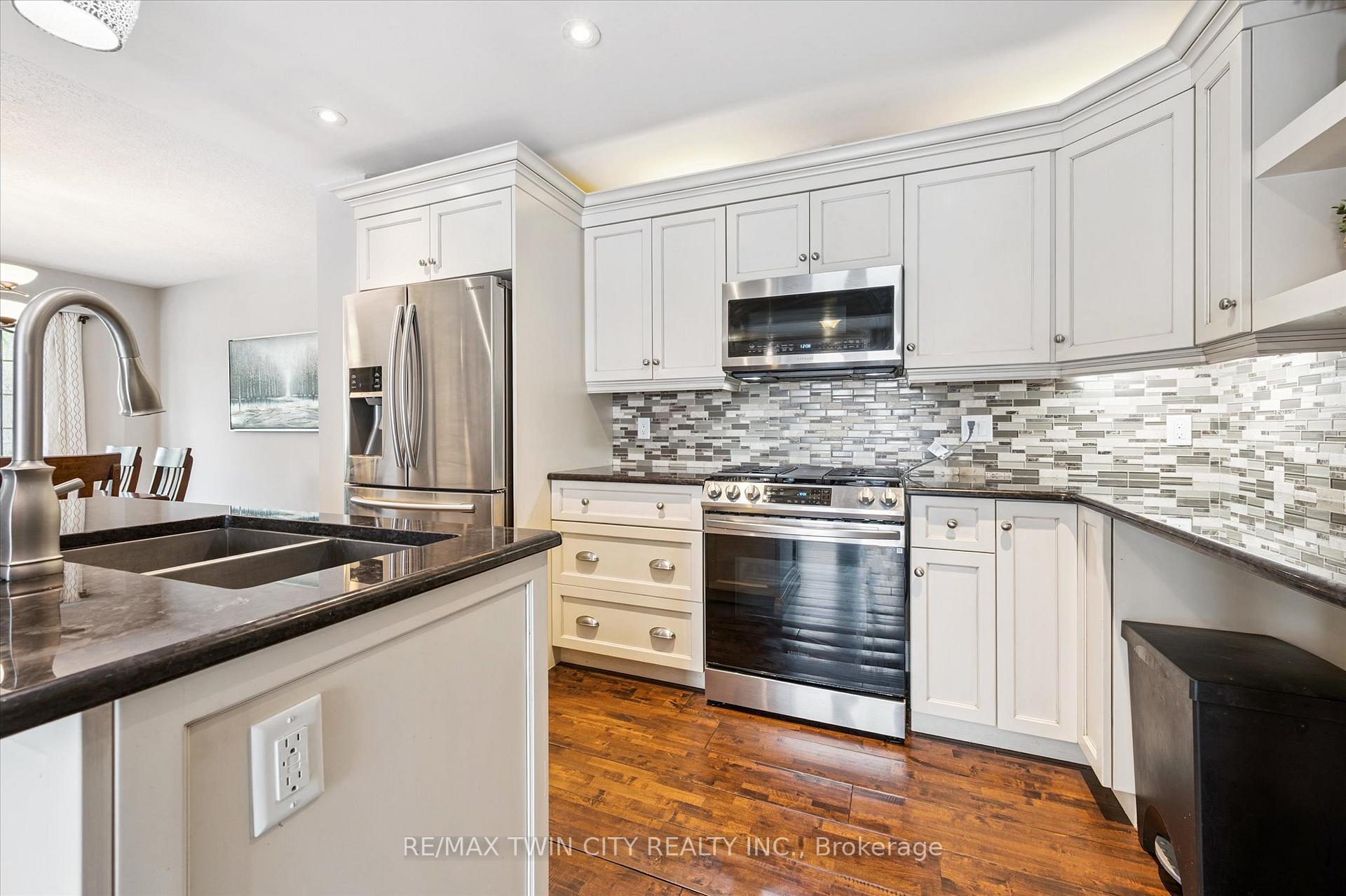 Photo 9 of 411 Bankside Crescent, Kitchener — HOMEH