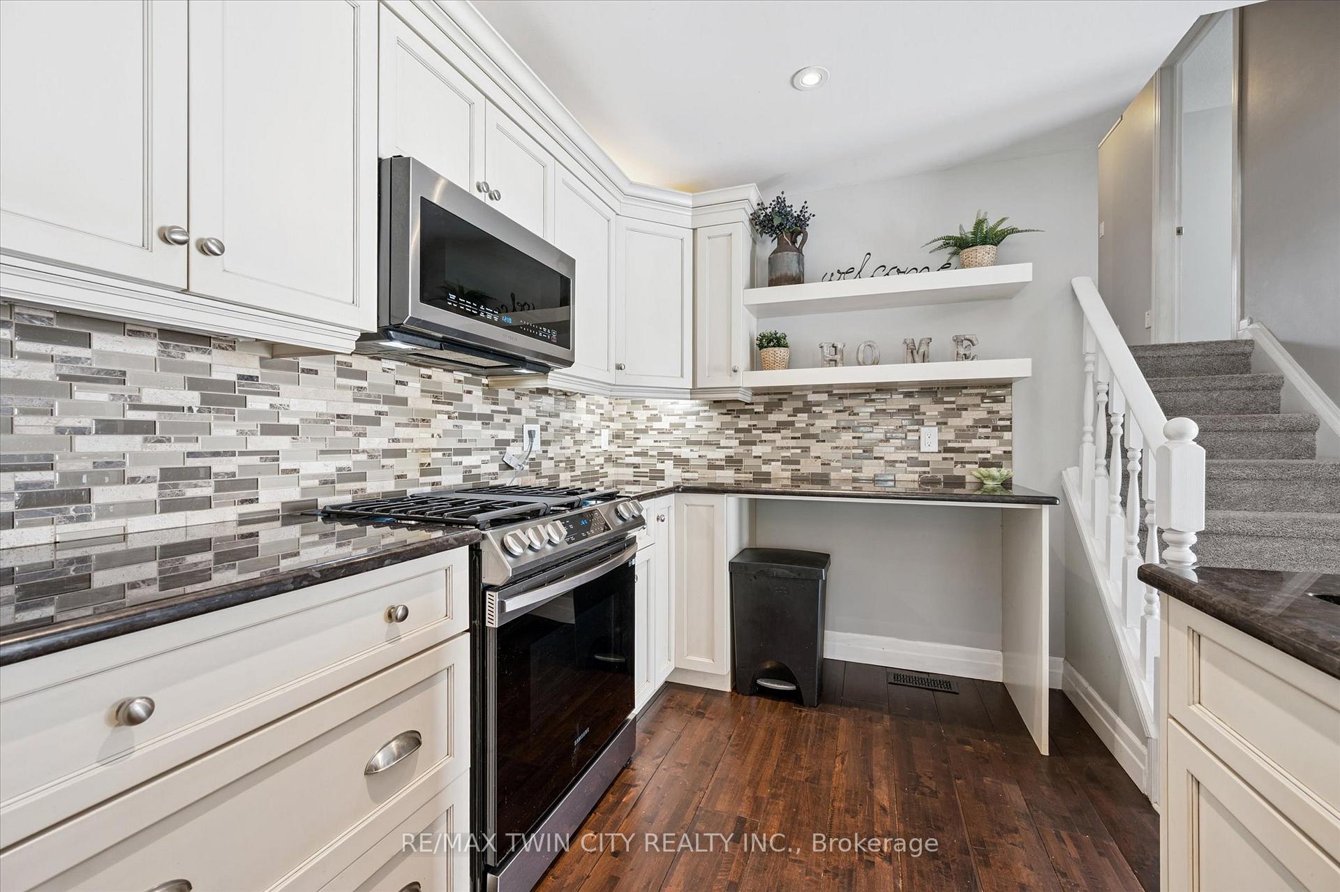 Photo 10 of 411 Bankside Crescent, Kitchener — HOMEH