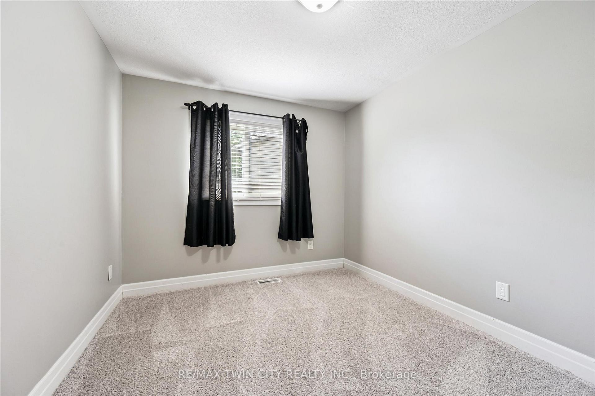 Photo 14 of 411 Bankside Crescent, Kitchener — HOMEH