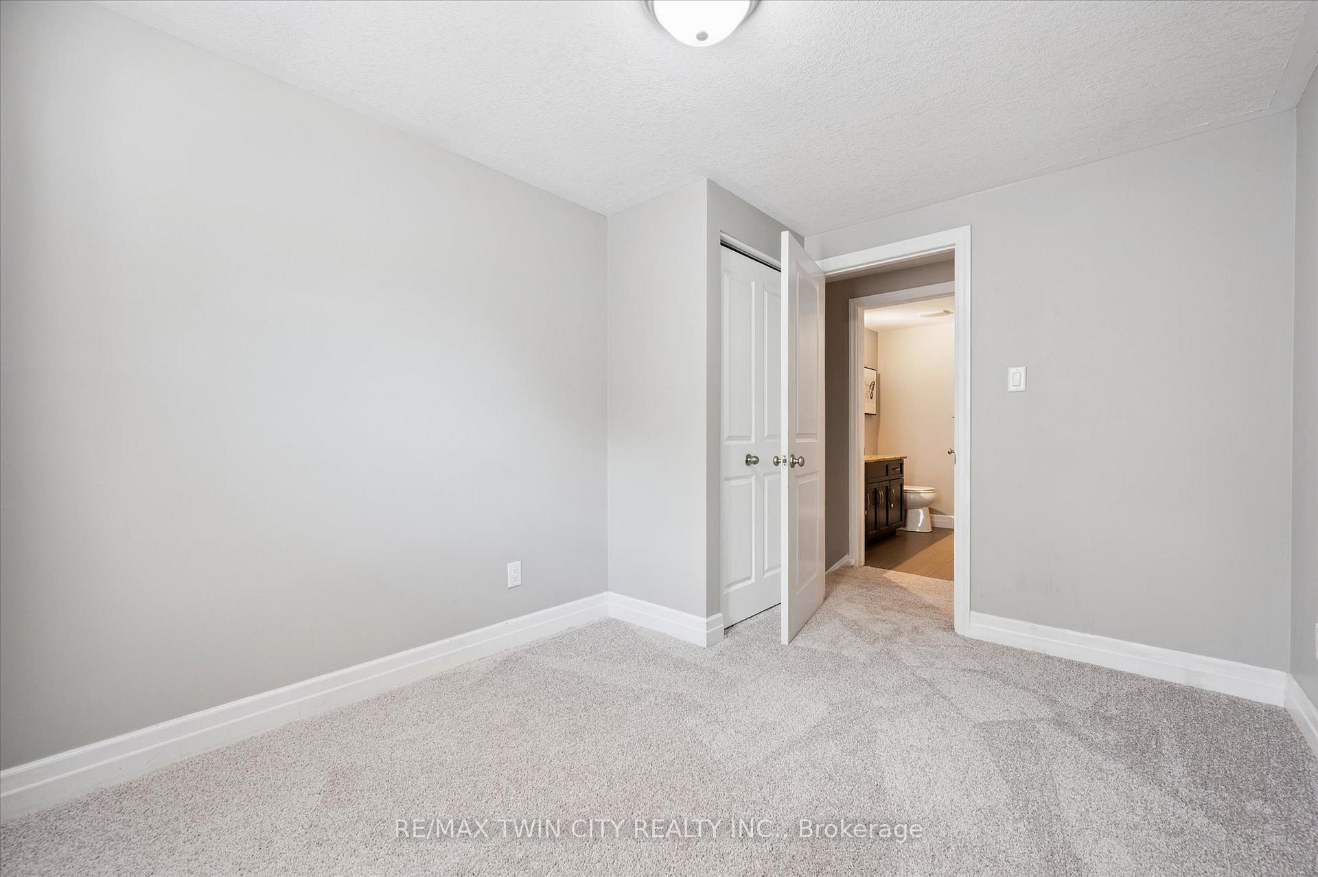 Photo 15 of 411 Bankside Crescent, Kitchener — HOMEH