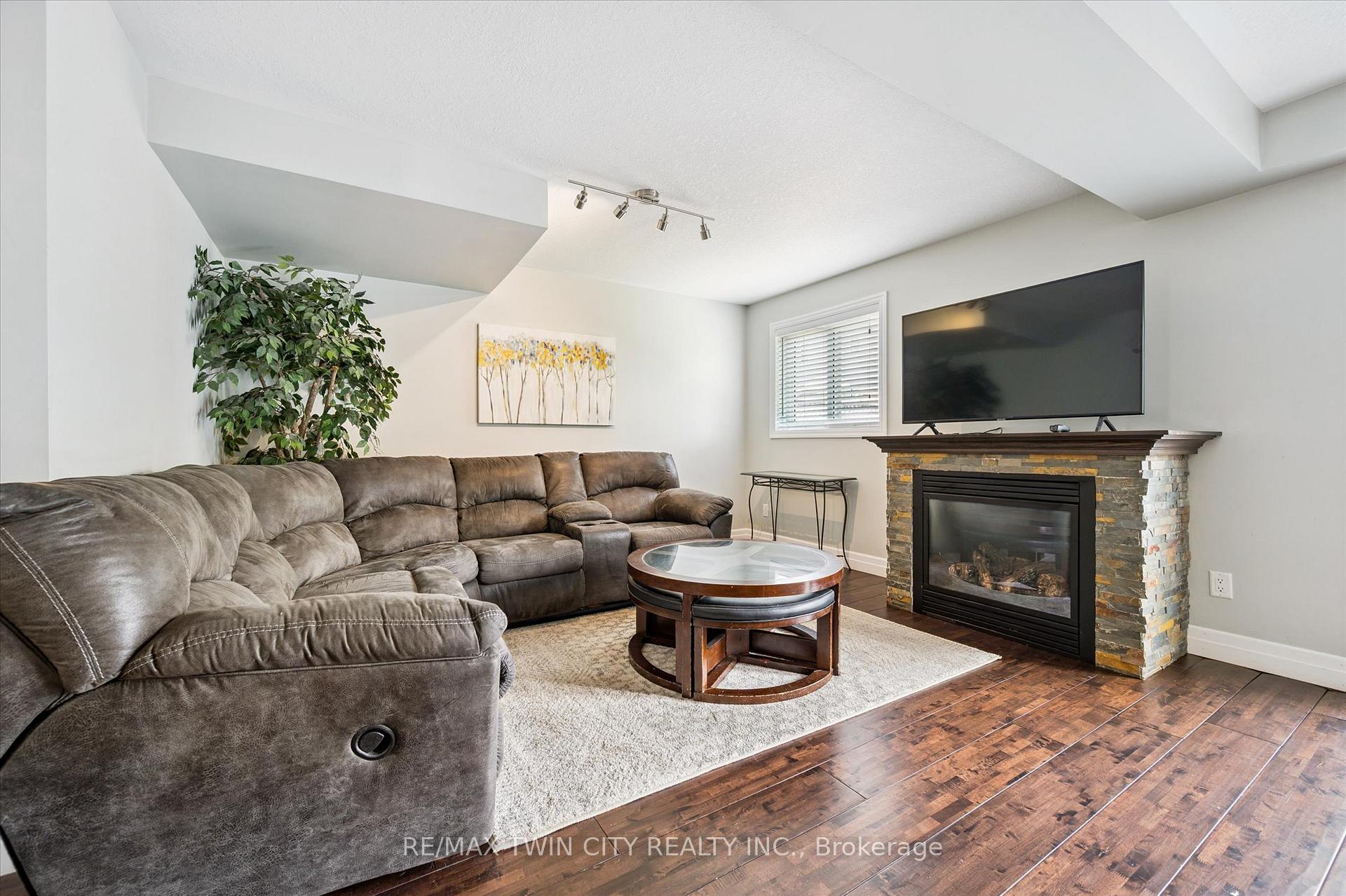 Photo 23 of 411 Bankside Crescent, Kitchener — HOMEH