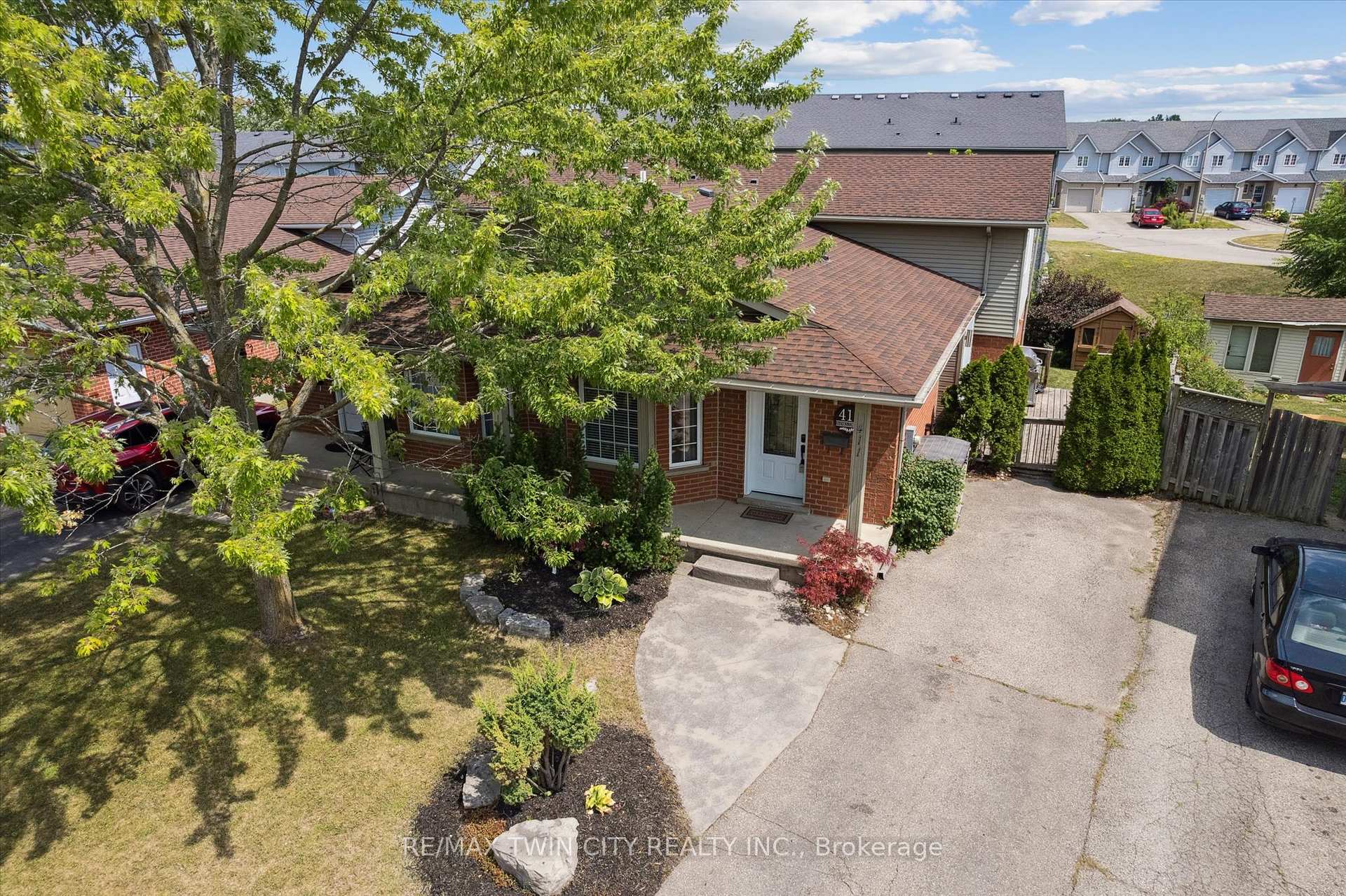 Photo 33 of 411 Bankside Crescent, Kitchener — HOMEH