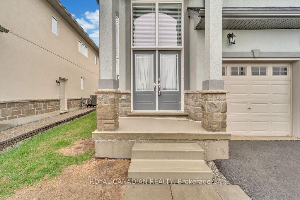 Photo 3 of 8 Dolomiti Court, Hamilton, Rural Glanbrook — HOMEH
