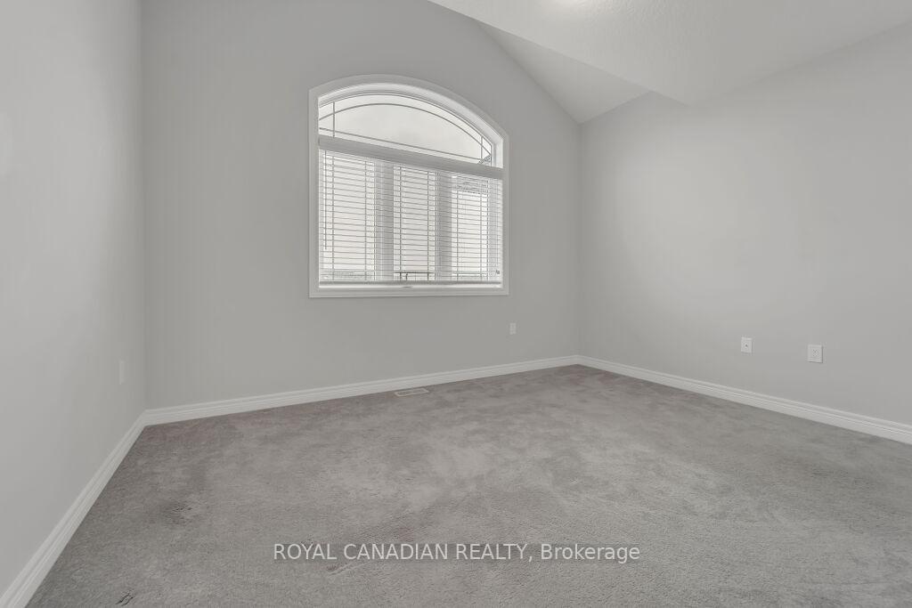 Photo 9 of 8 Dolomiti Court, Hamilton, Rural Glanbrook — HOMEH