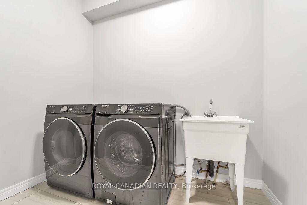 Photo 13 of 8 Dolomiti Court, Hamilton, Rural Glanbrook — HOMEH