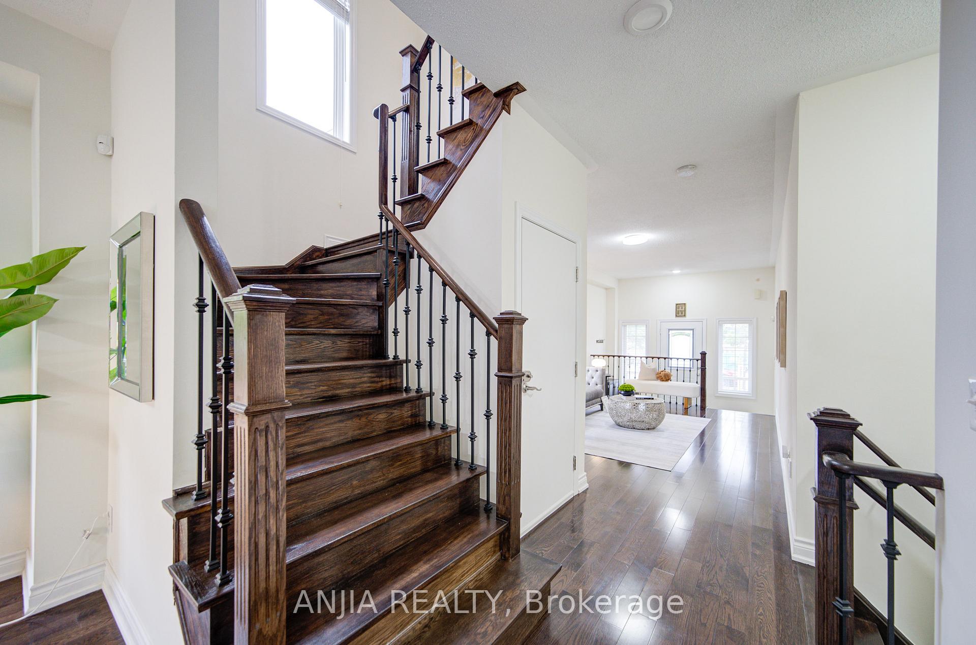 Photo 9 of 9 Moore's Court, Markham, Box Grove — HOMEH