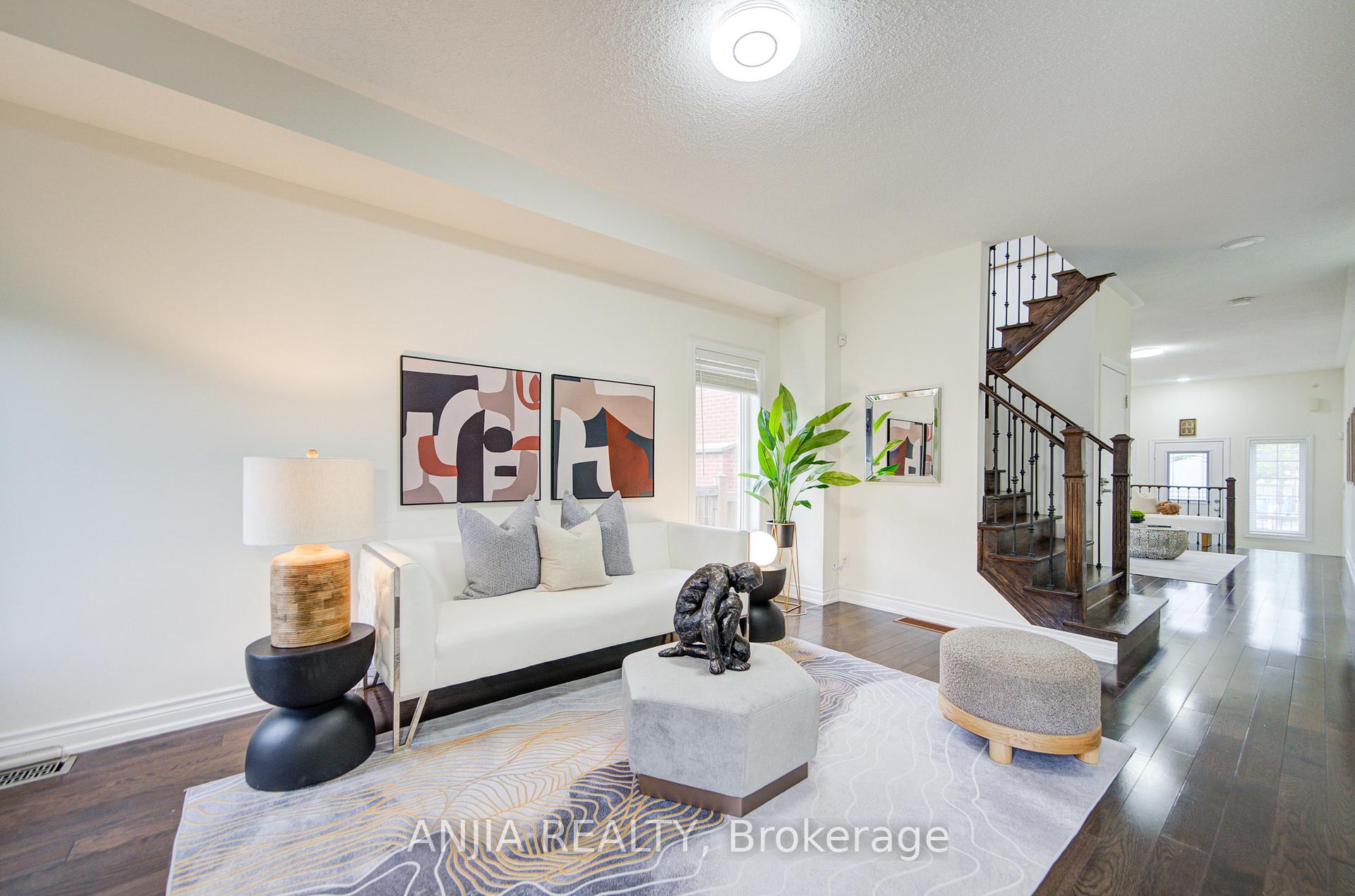 Photo 13 of 9 Moore's Court, Markham, Box Grove — HOMEH
