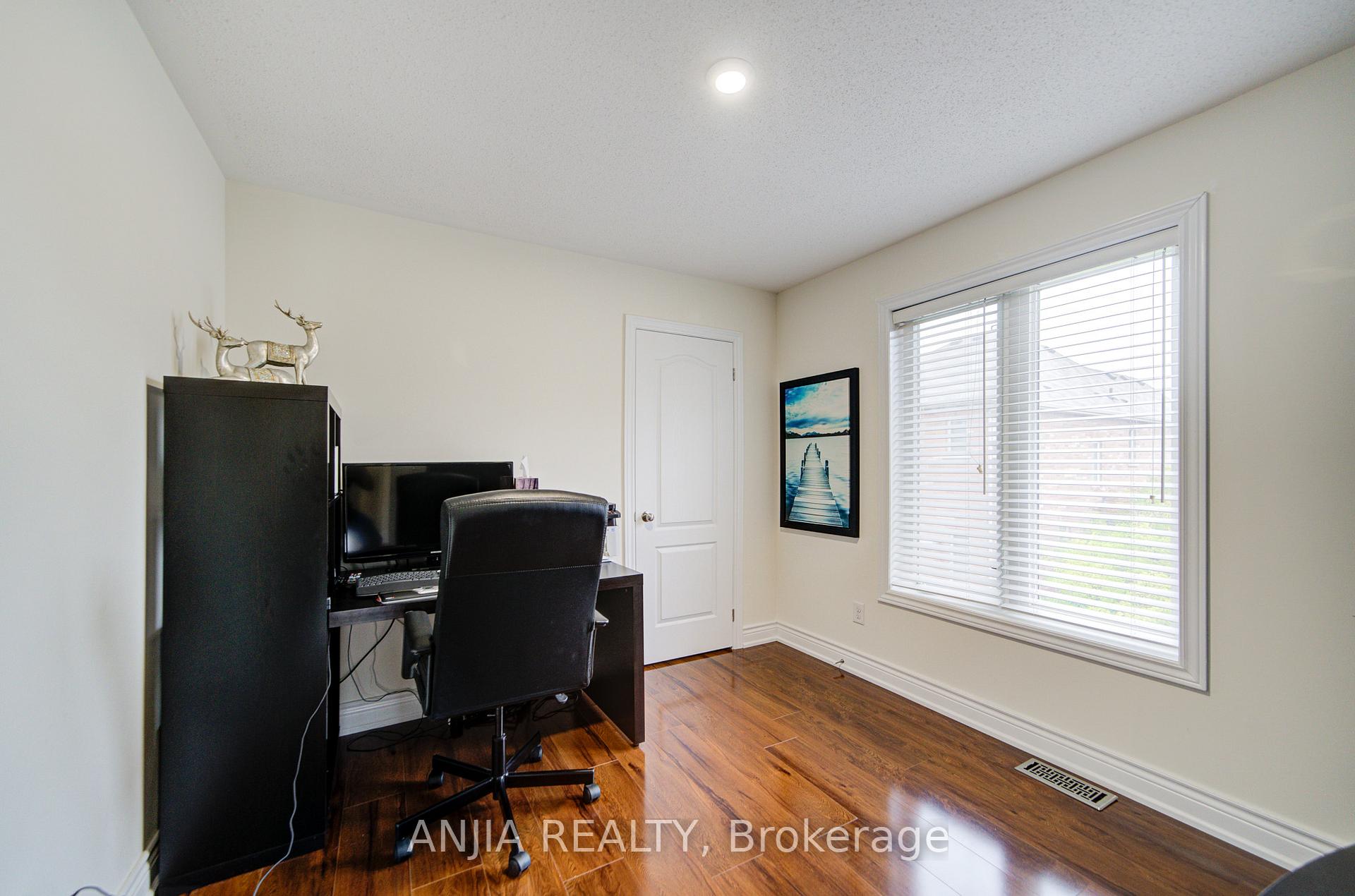 Photo 22 of 9 Moore's Court, Markham, Box Grove — HOMEH