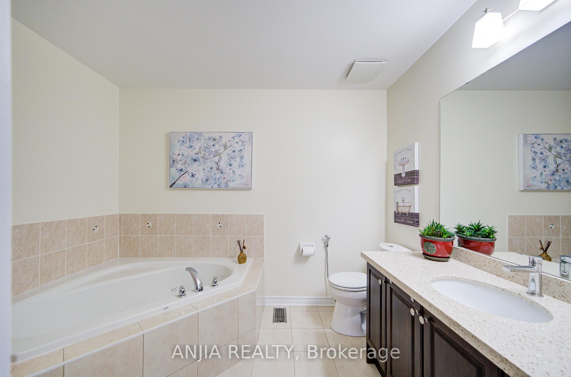 Photo 27 of 9 Moore's Court, Markham, Box Grove — HOMEH