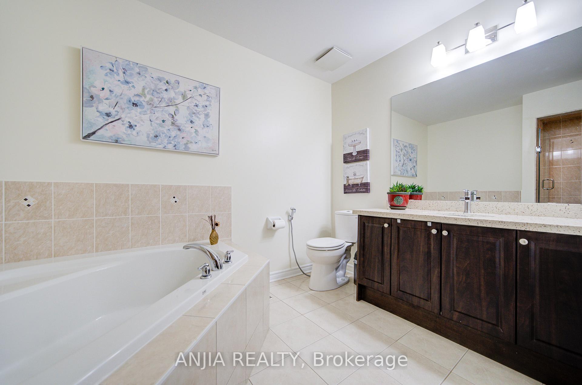 Photo 29 of 9 Moore's Court, Markham, Box Grove — HOMEH