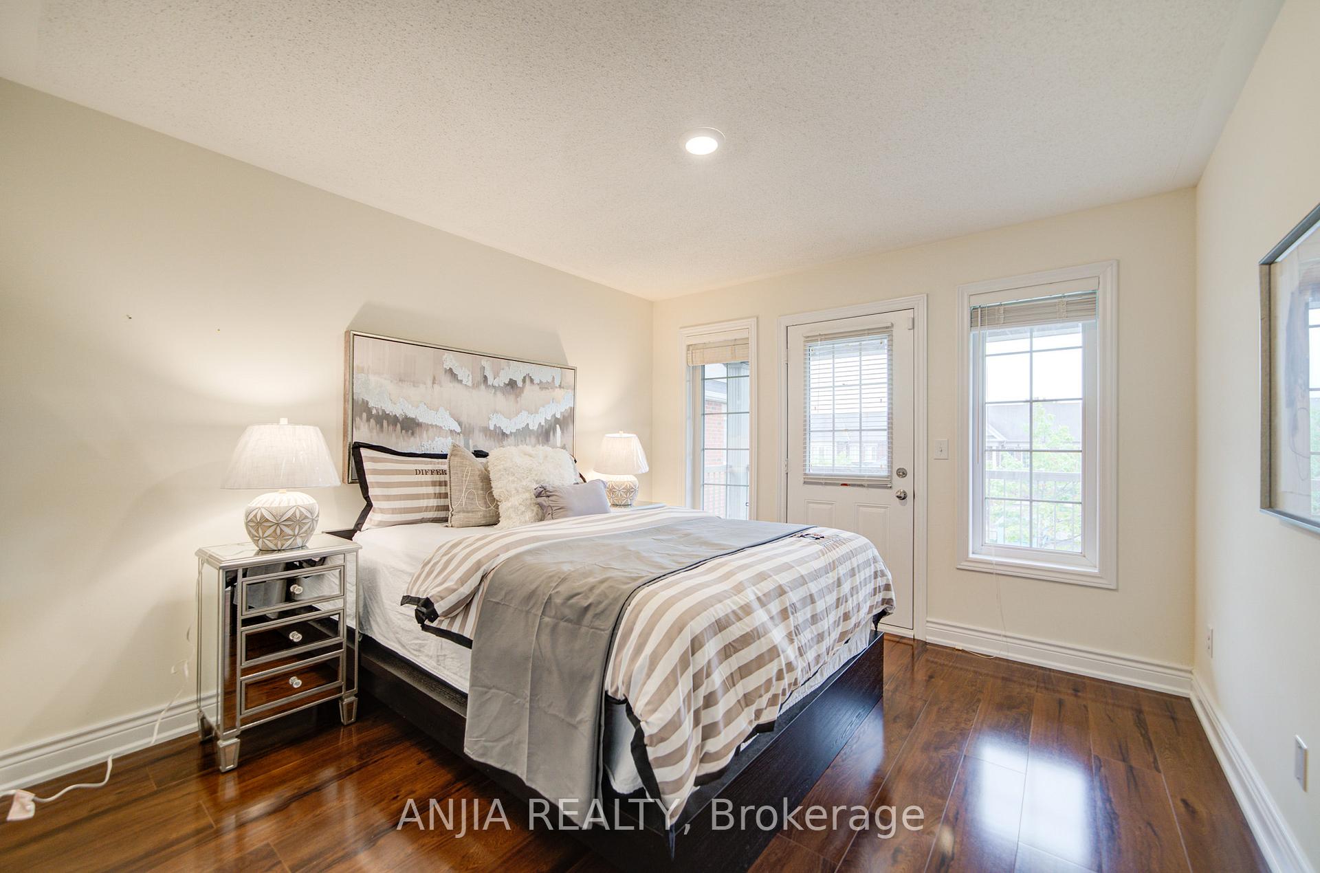 Photo 33 of 9 Moore's Court, Markham, Box Grove — HOMEH
