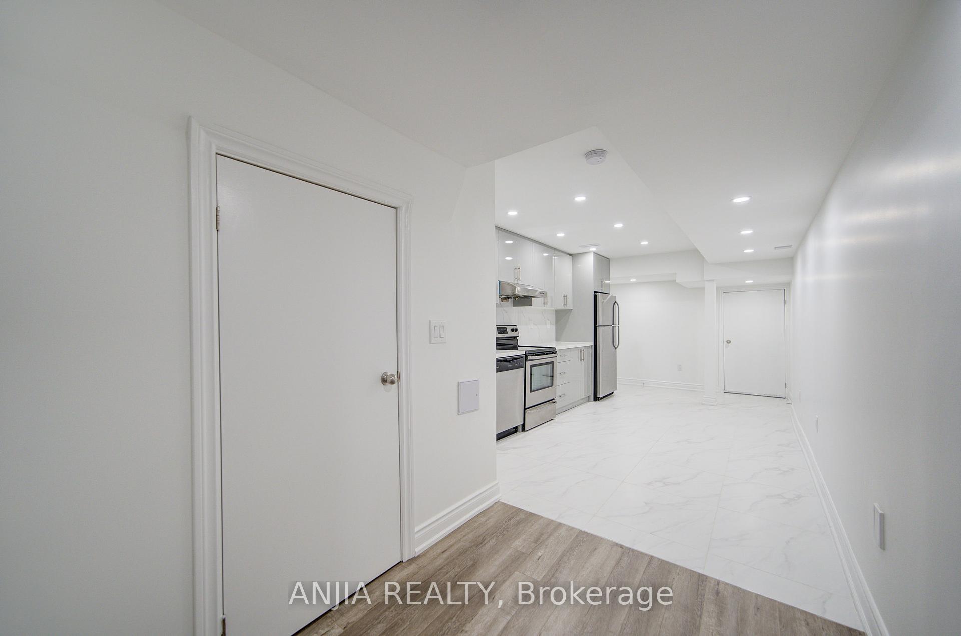 Photo 38 of 9 Moore's Court, Markham, Box Grove — HOMEH