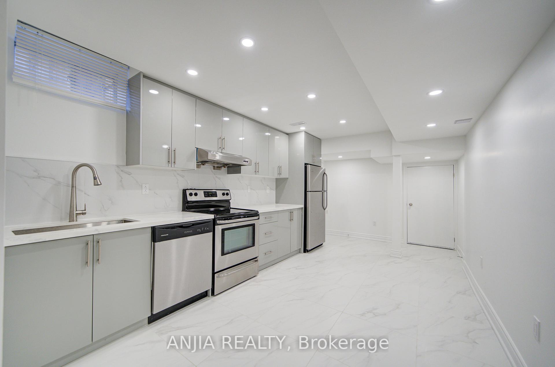 Photo 39 of 9 Moore's Court, Markham, Box Grove — HOMEH