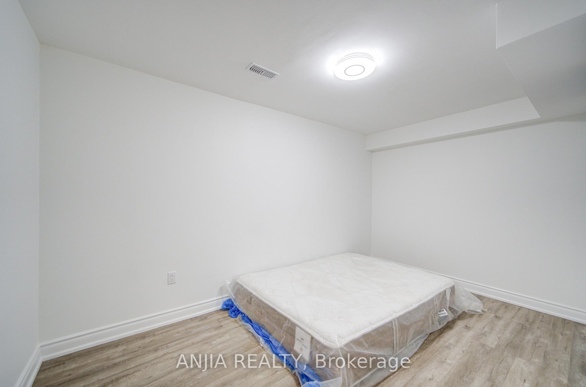Photo 45 of 9 Moore's Court, Markham, Box Grove — HOMEH