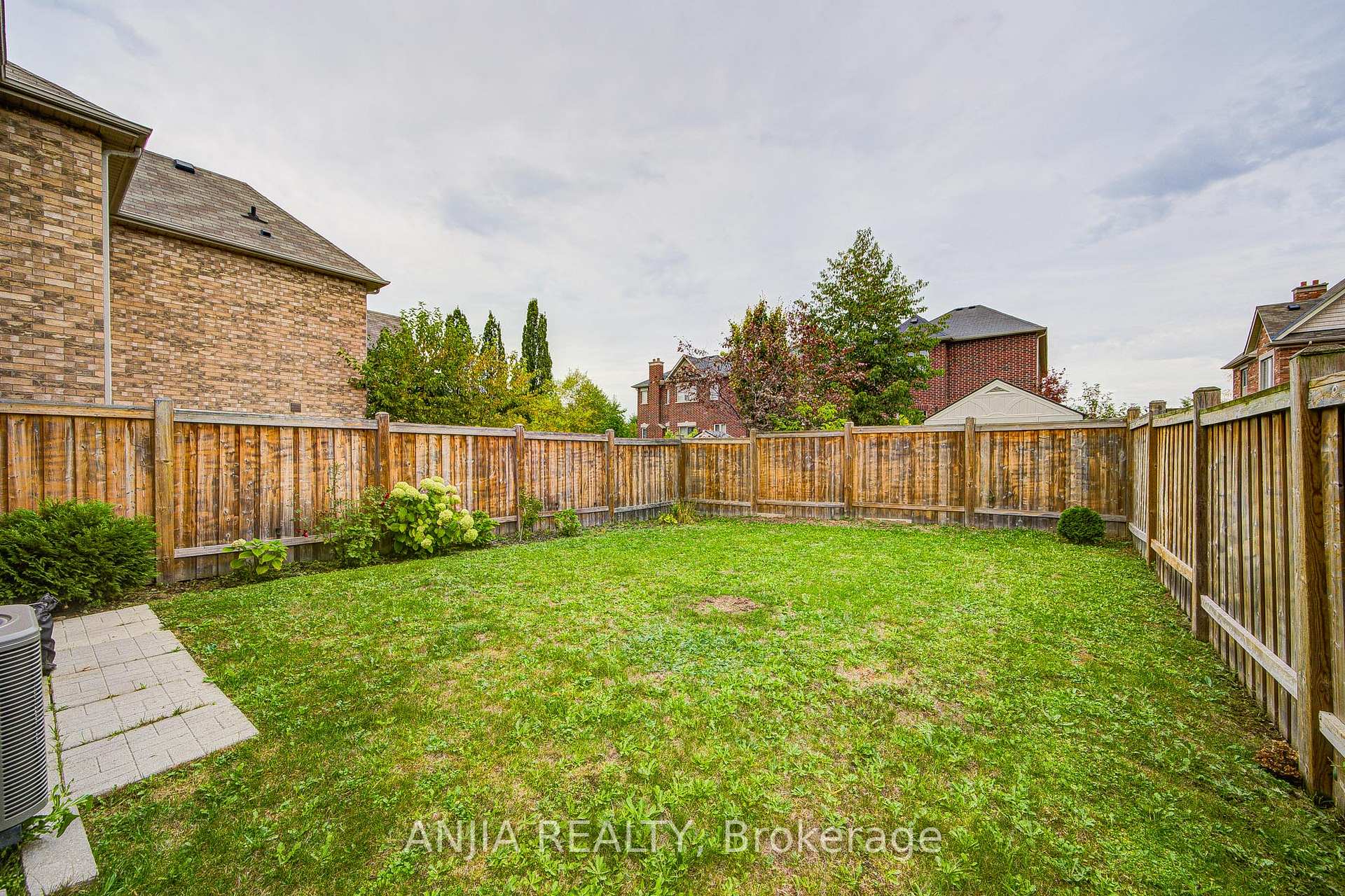 Photo 47 of 9 Moore's Court, Markham, Box Grove — HOMEH