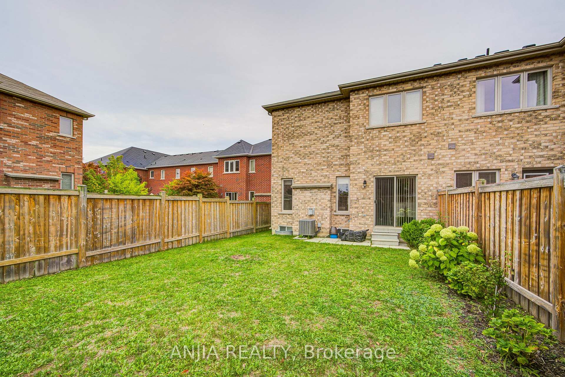 Photo 48 of 9 Moore's Court, Markham, Box Grove — HOMEH