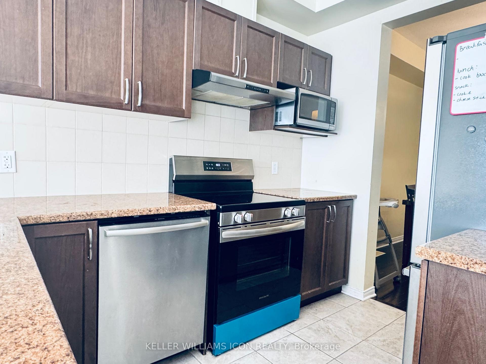 Photo 8 of 581 Pepperville Crescent, Ottawa, Kanata - Emerald Meadows/Trailwest — HOMEH