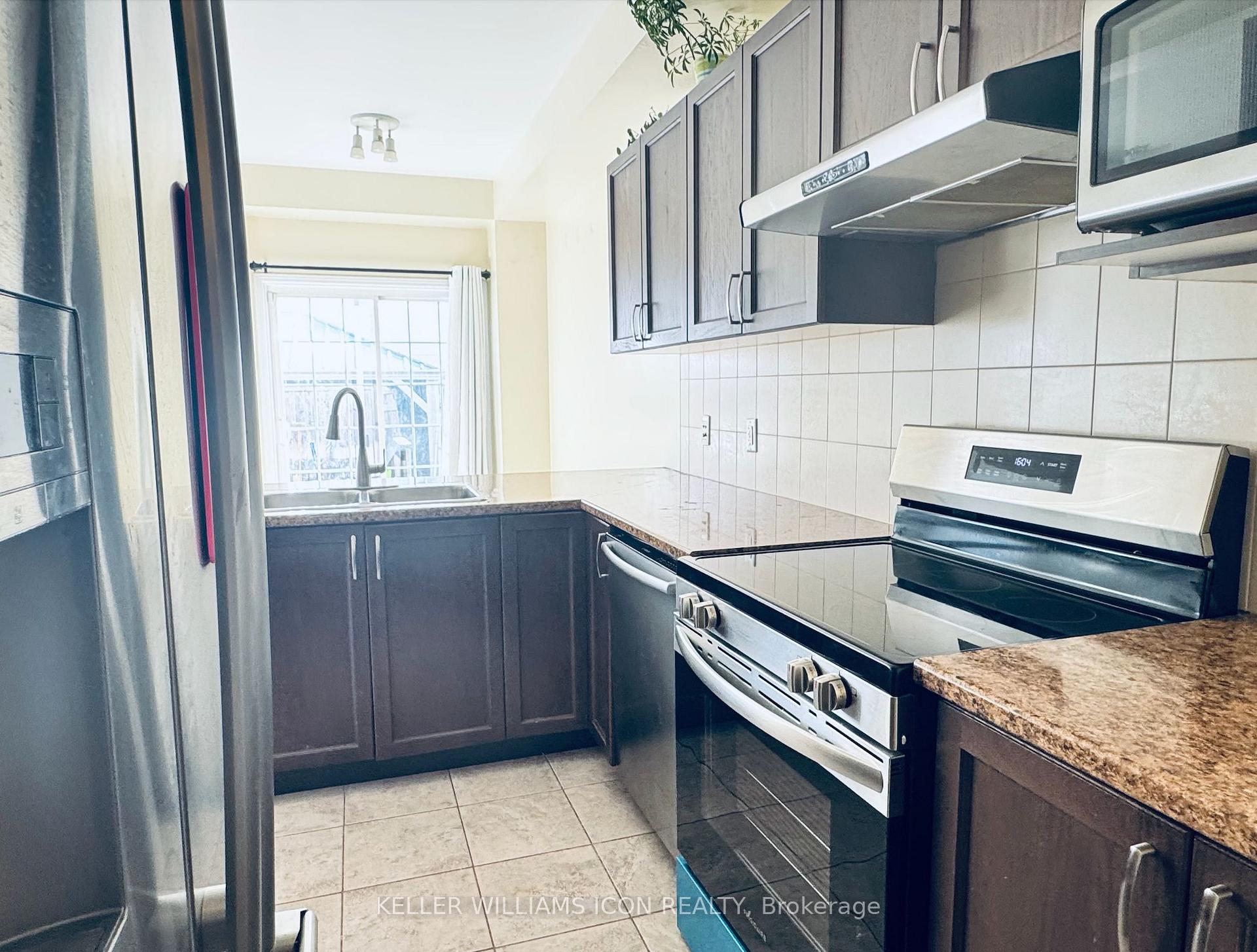 Photo 9 of 581 Pepperville Crescent, Ottawa, Kanata - Emerald Meadows/Trailwest — HOMEH