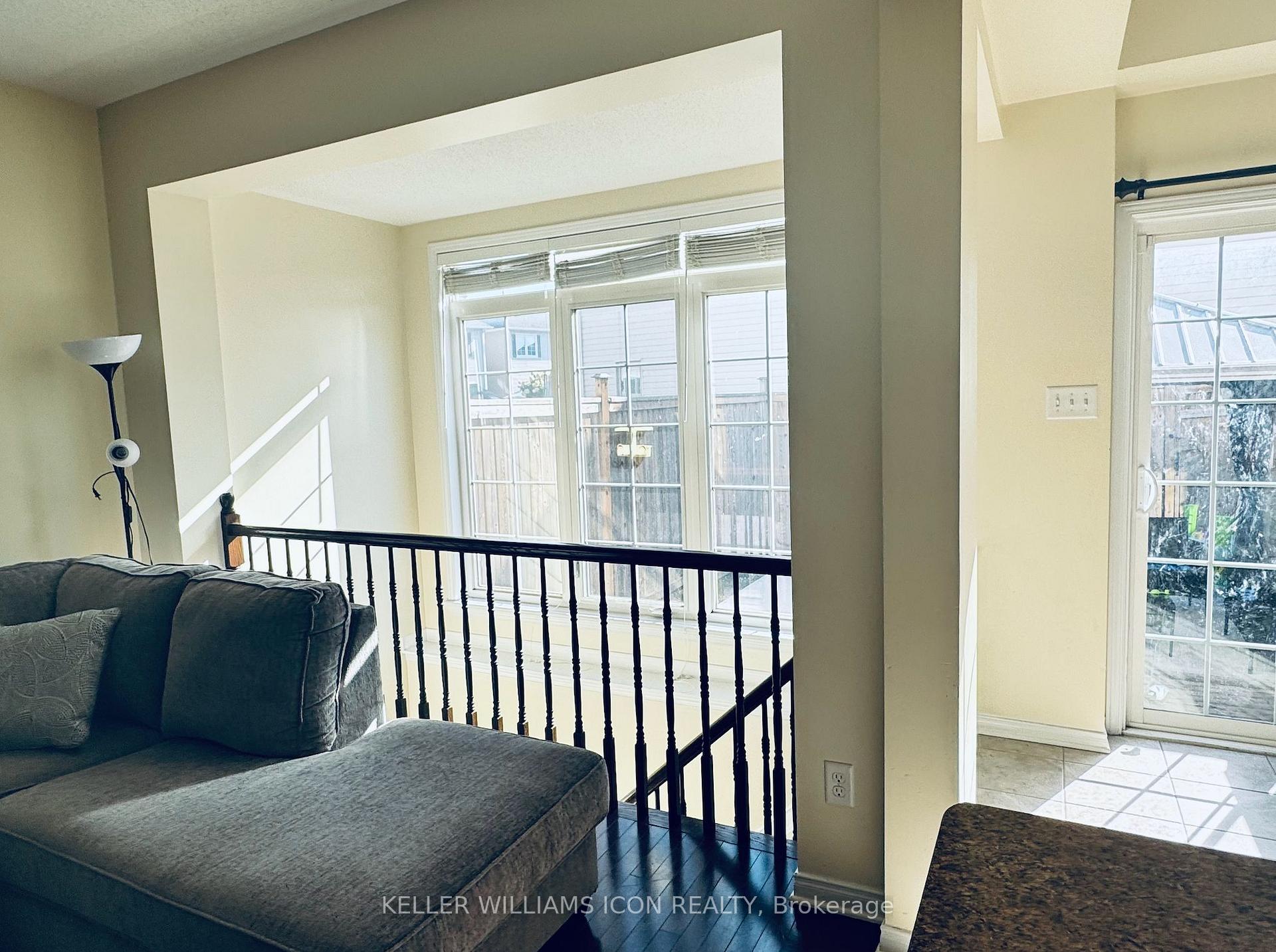 Photo 10 of 581 Pepperville Crescent, Ottawa, Kanata - Emerald Meadows/Trailwest — HOMEH