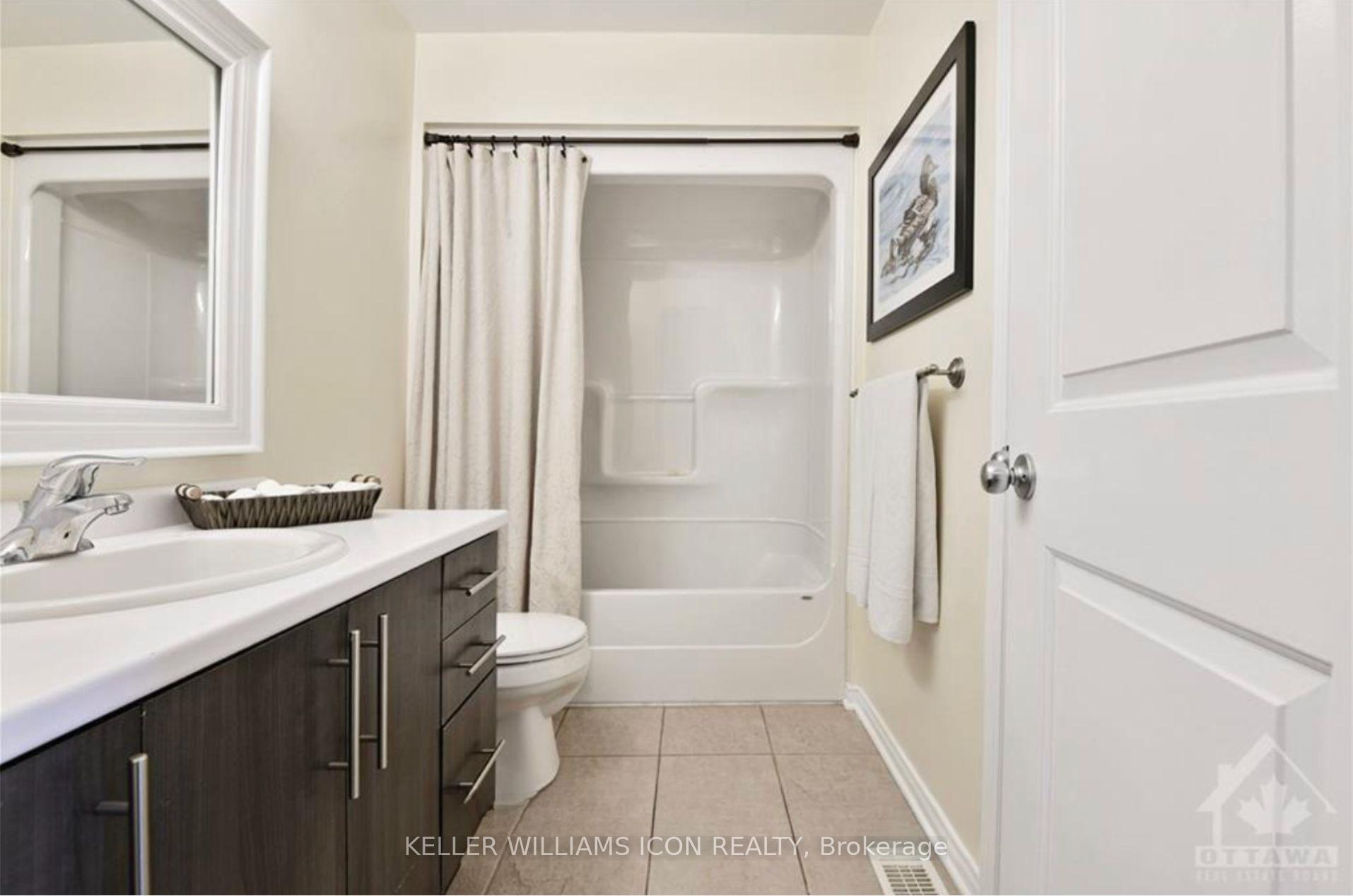 Photo 18 of 581 Pepperville Crescent, Ottawa, Kanata - Emerald Meadows/Trailwest — HOMEH