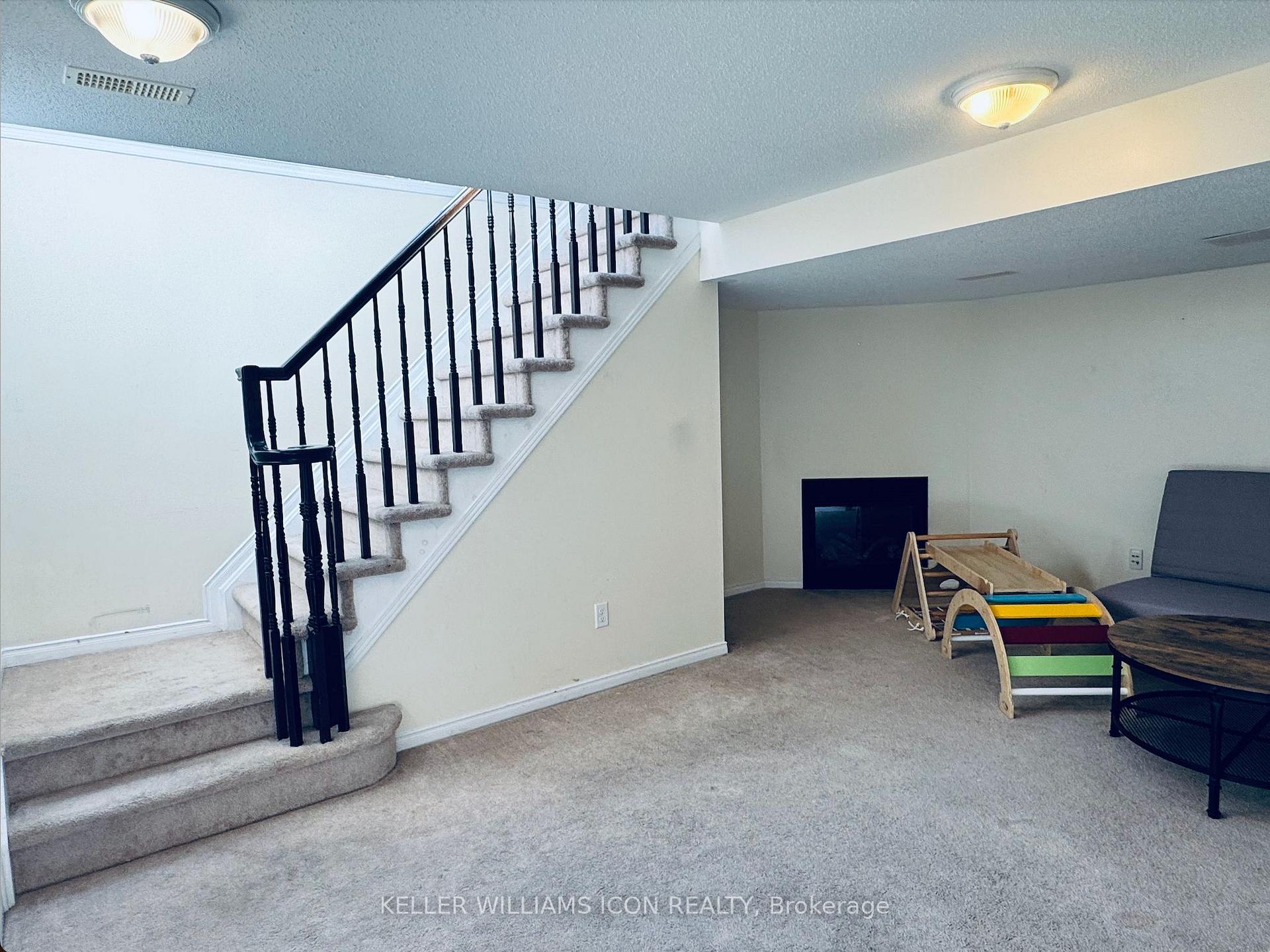 Photo 19 of 581 Pepperville Crescent, Ottawa, Kanata - Emerald Meadows/Trailwest — HOMEH