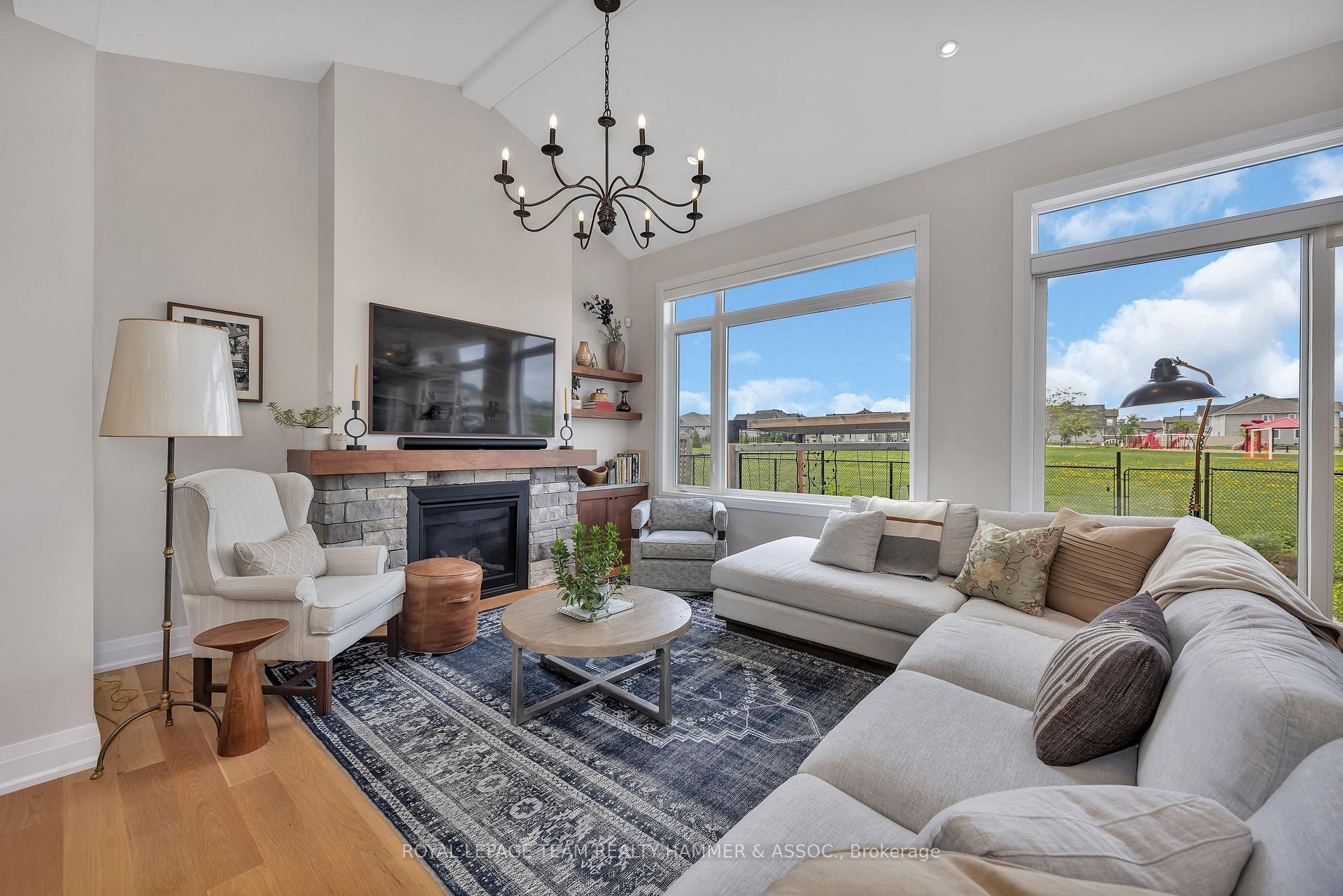 Photo 11 of 88 Defence Street, Ottawa, Kanata - Emerald Meadows/Trailwest — HOMEH