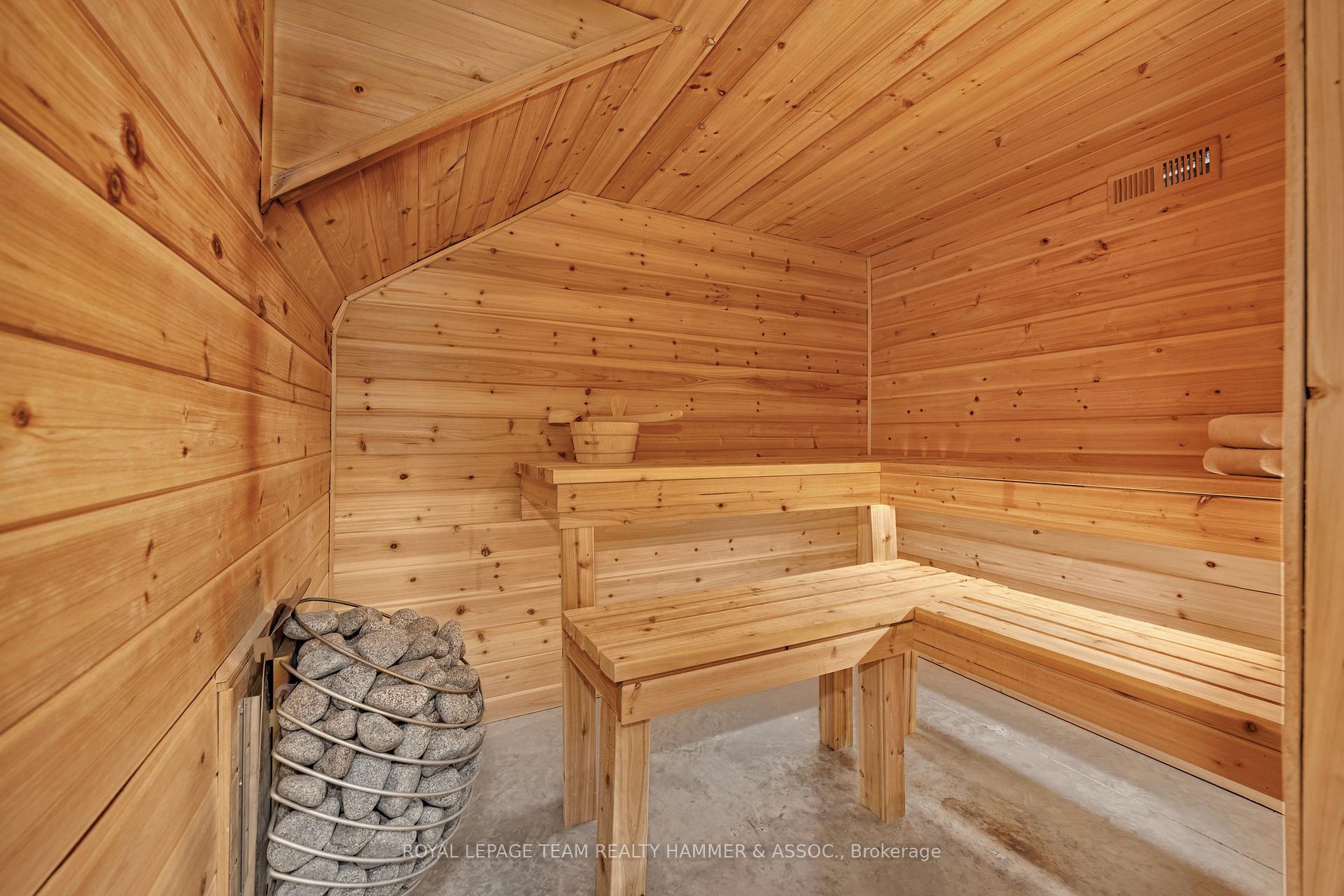 Photo 33 of 88 Defence Street, Ottawa, Kanata - Emerald Meadows/Trailwest — HOMEH